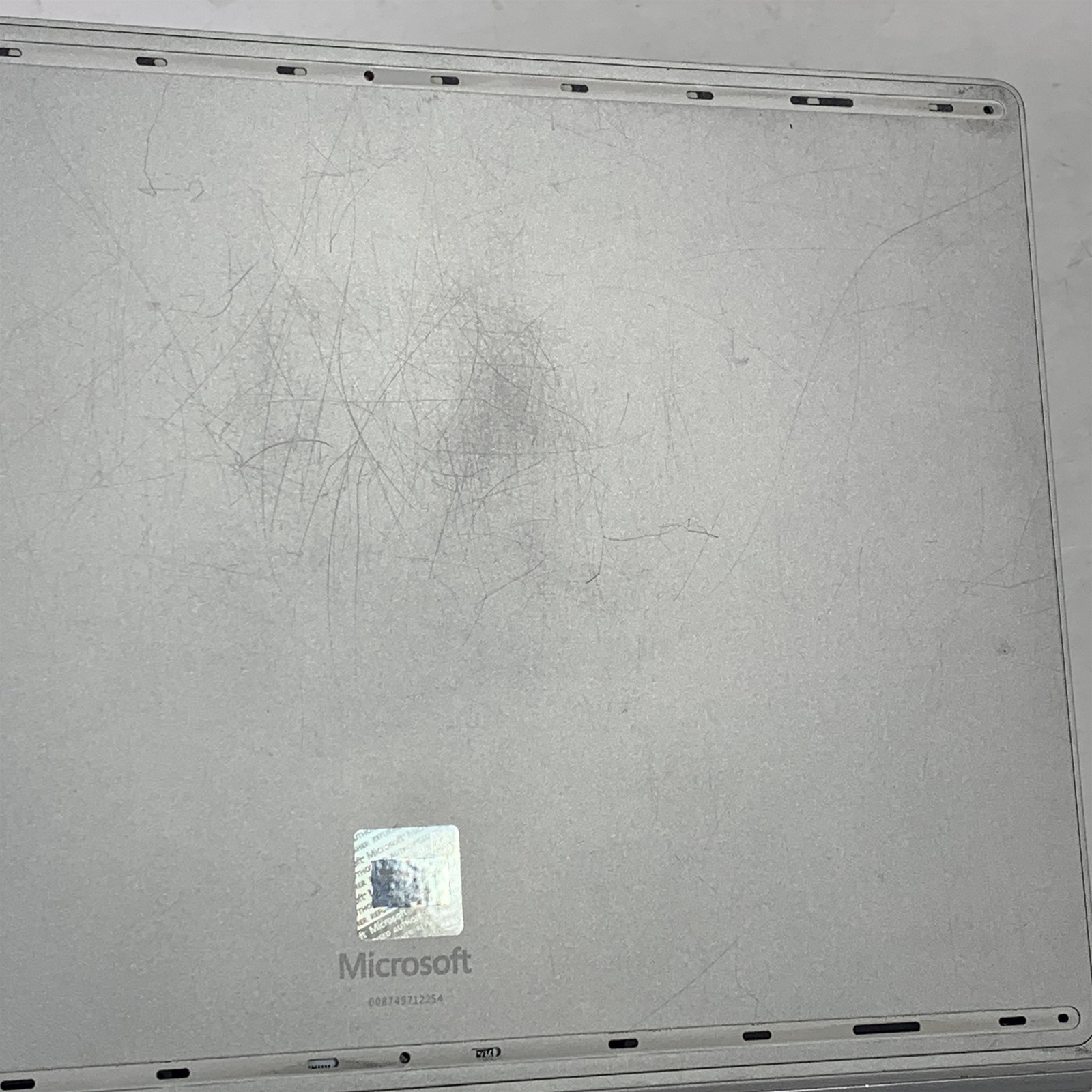 Microsoft Surface Book 3 1900 13.5″ i7-1065G7 1.3GHz 16GB 256GB NVMe SSD – Win11