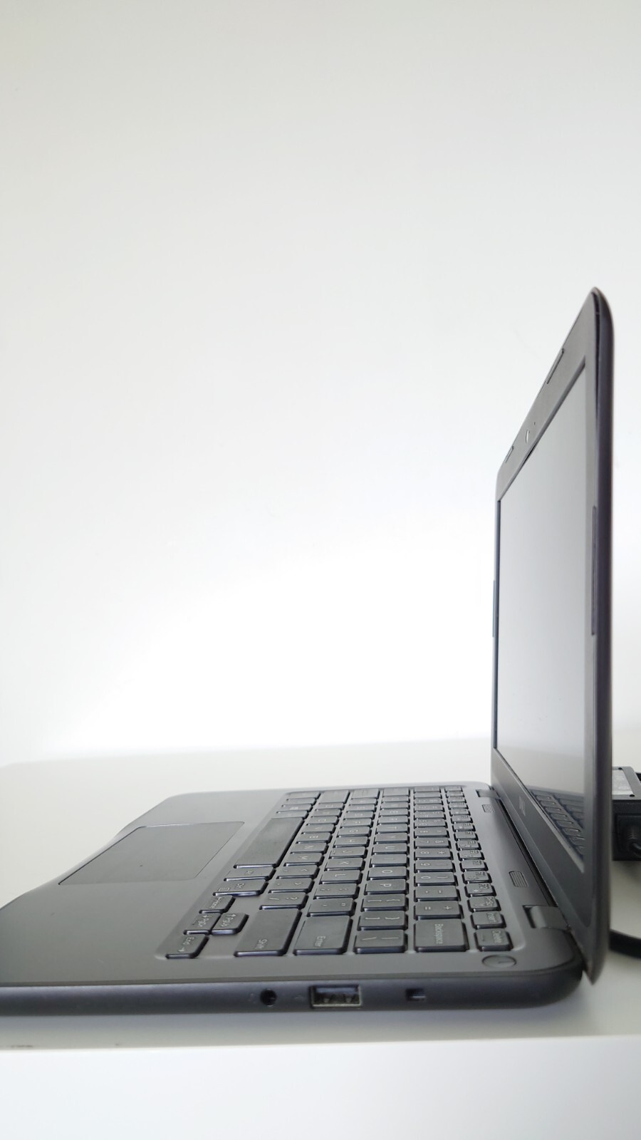 Laptop Dell P24T Inspiron 3180 11.6″ with Charger – Working