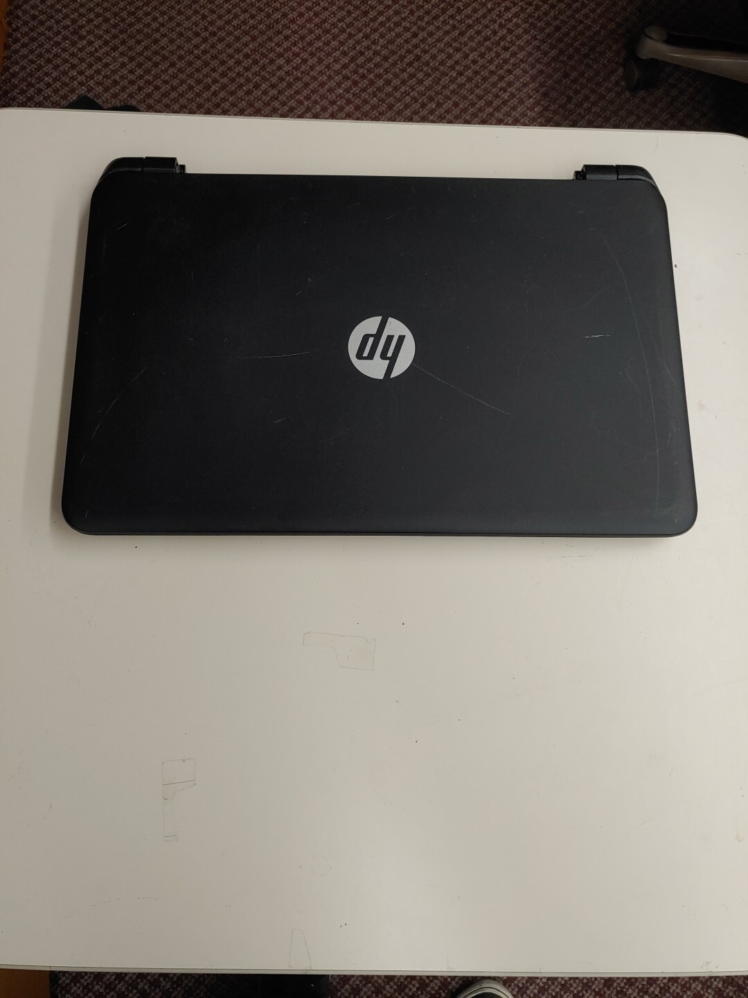 827 – HP 15-f211wm – FOR PARTS / AS-IS