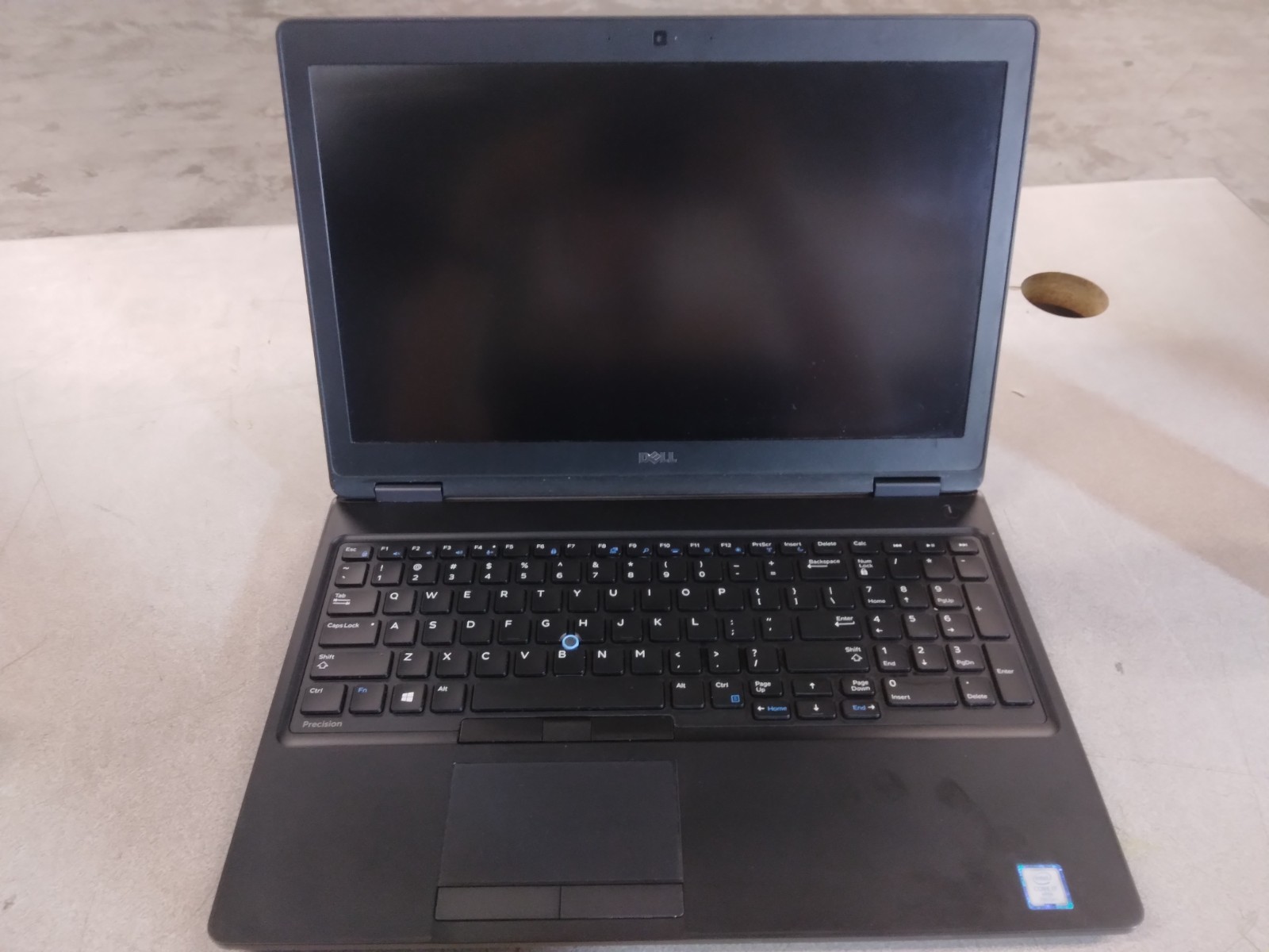 Dell*Precision*3520*i7-7820HQ*256GB*NVMe*16GB*DDR4*Nvidia*Quadro*M620*No*OS