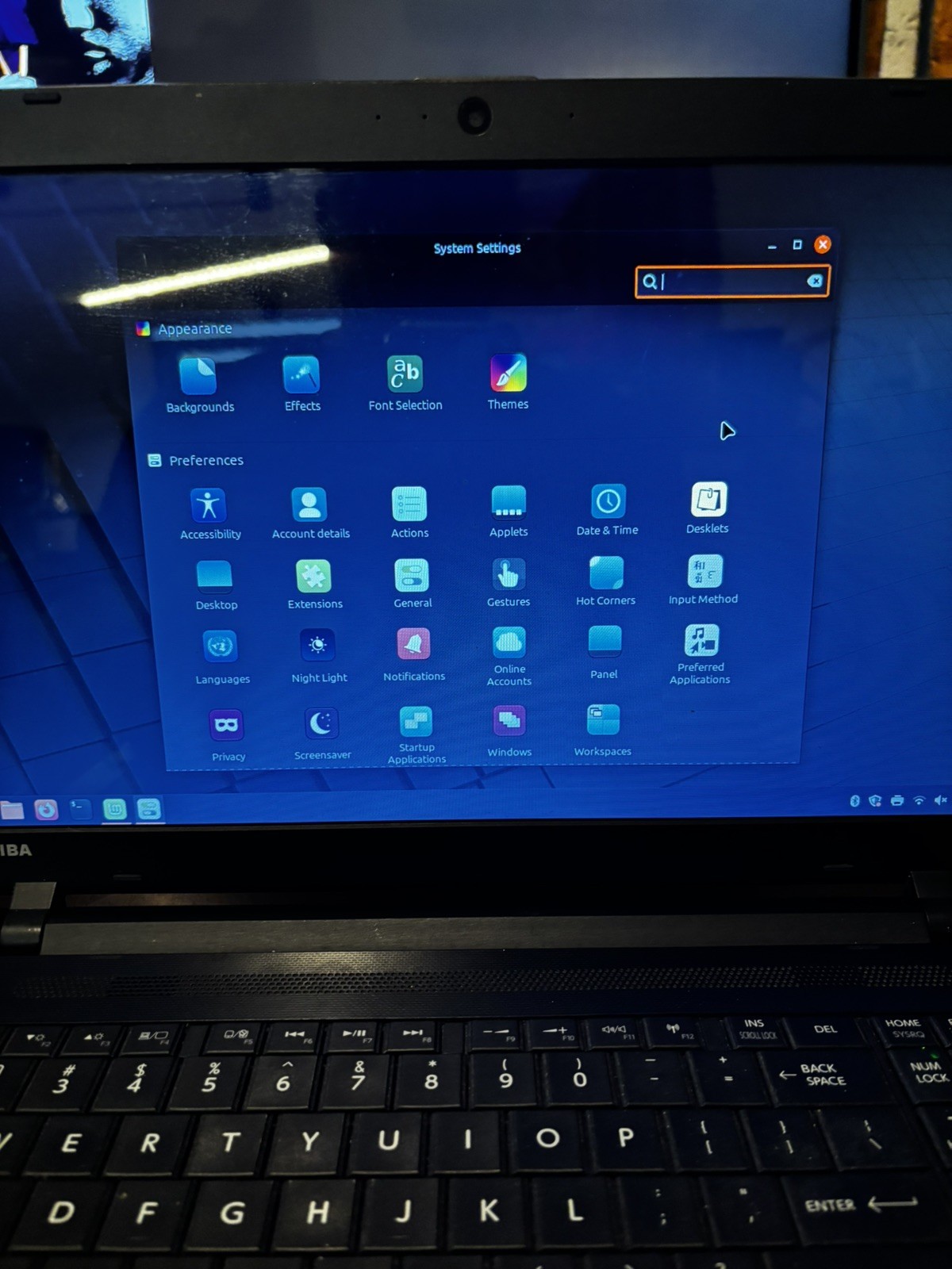 Toshiba Satellite C55-B5299 15.6″ Laptop Celeron 8GB RAM 1TB HDD Linux Mint