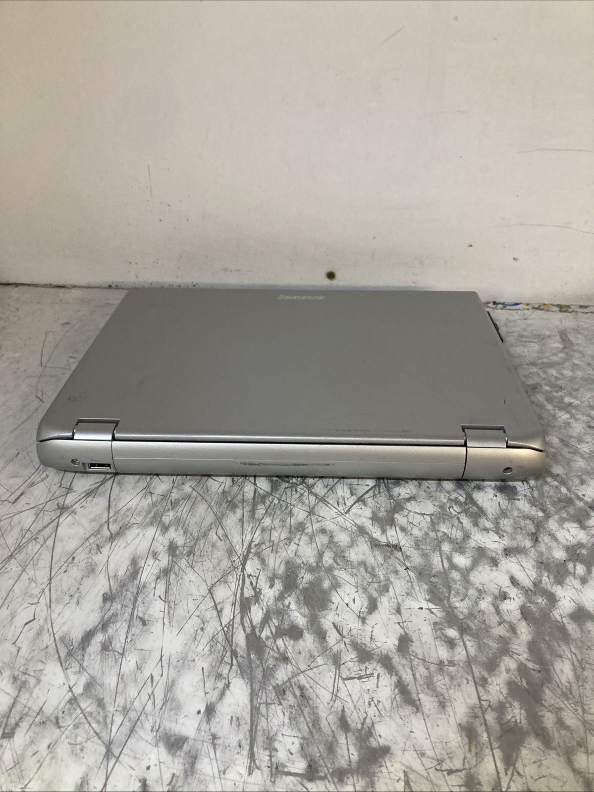 Lenovo 3000 V100 12.1″ Notebook Intel Core 2 Duo 1.66GHz 2GB NO HDD boot to BIOS