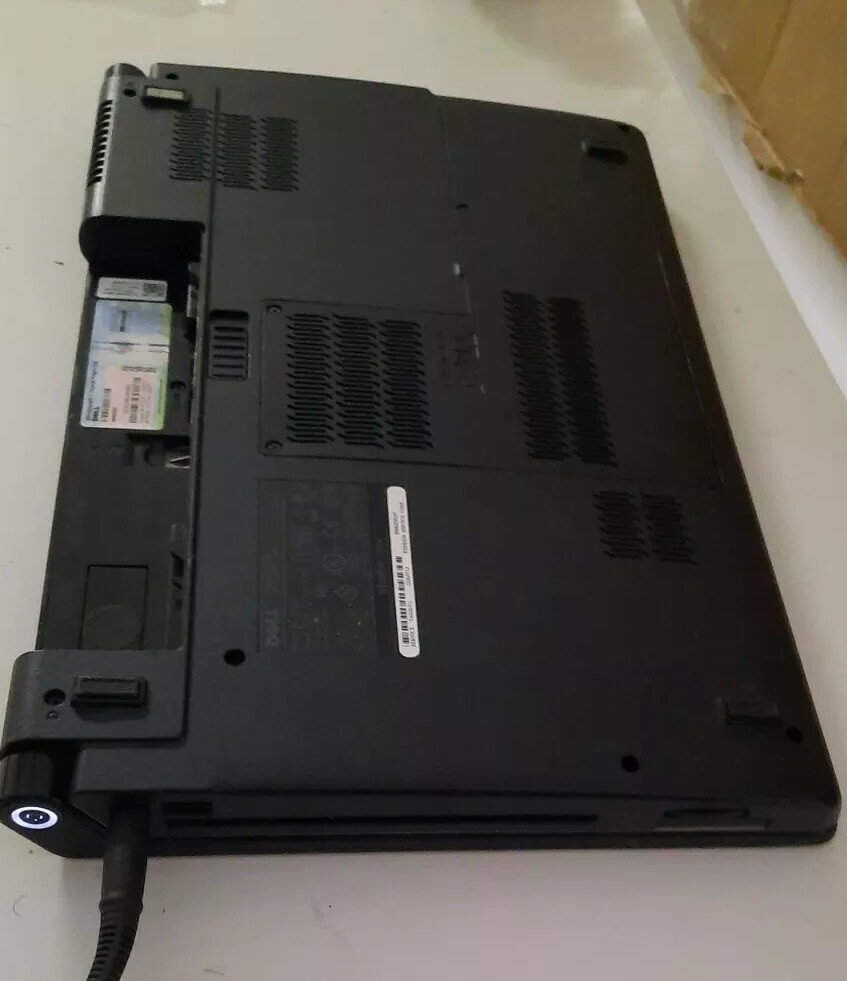 Dell Studio 1558 Core I3 CPU 2.13GHz 15”Screen **** Non working For Parts Only