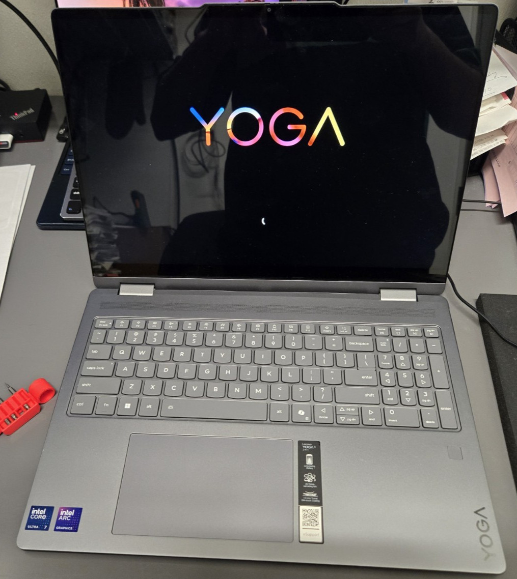 Lenovo Yoga 7 2-in-1 16ILL10 16″ Core Ultra 7 256V 2.2GHz 16GB 1TB SSD