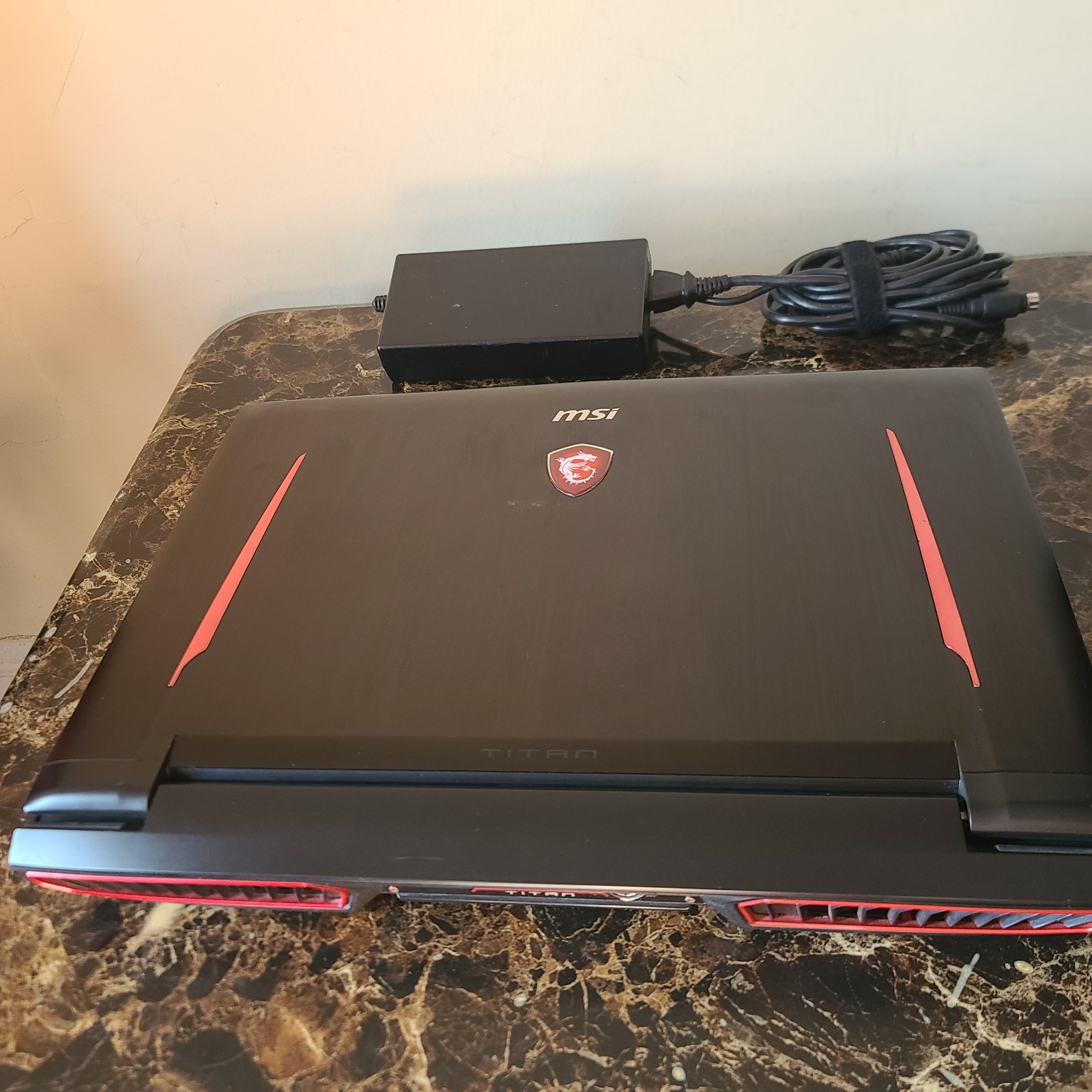 MSI GT73VR 7RE TITAN GAMING LAPTOP CORE i7-7820HK 32GB RAM GTX 1070 256-1TB
