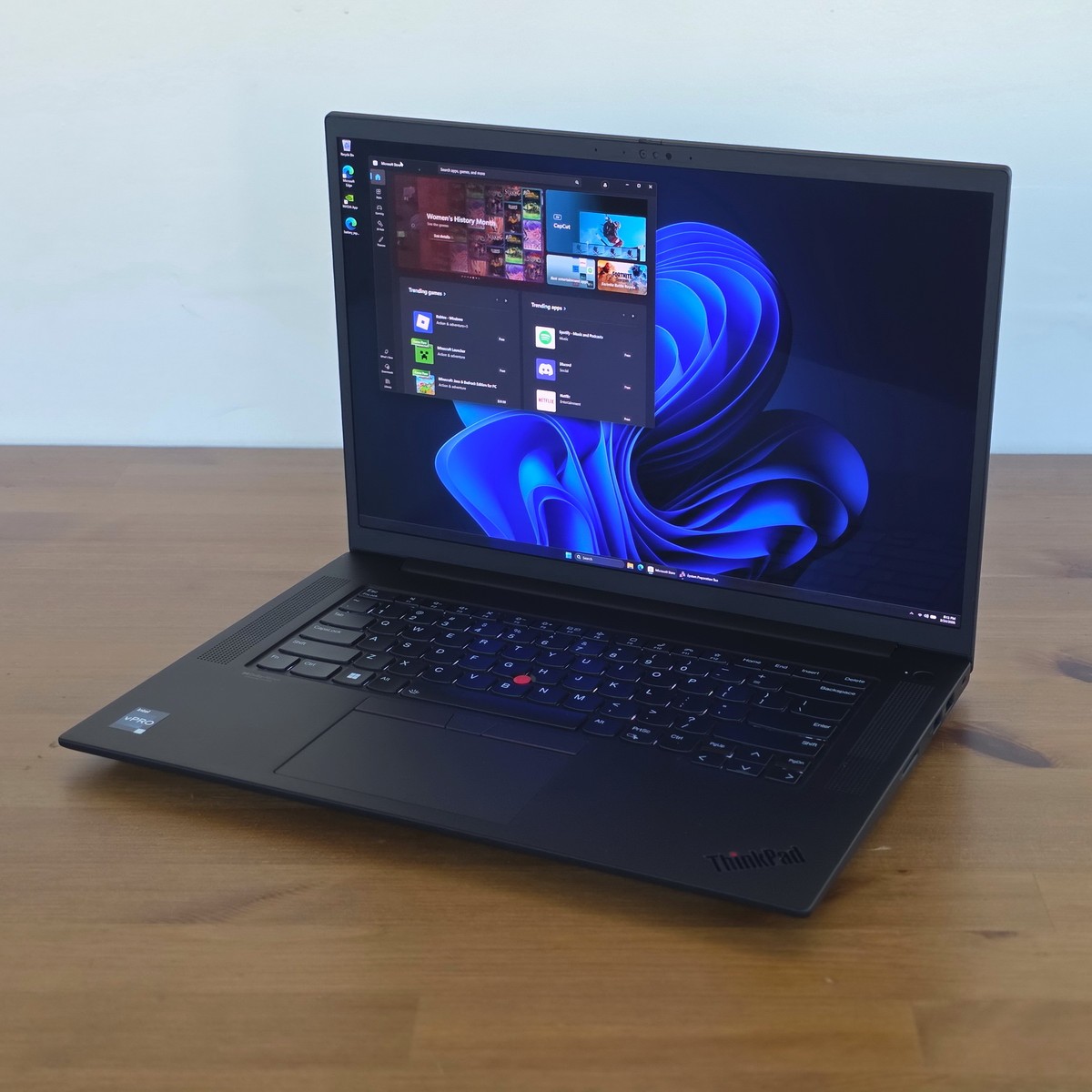 Lenovo ThinkPad P1 Gen 6 i7-13800H 16″ 3840×2400 4K OLED NVIDIA RTX 2000 Ada PS