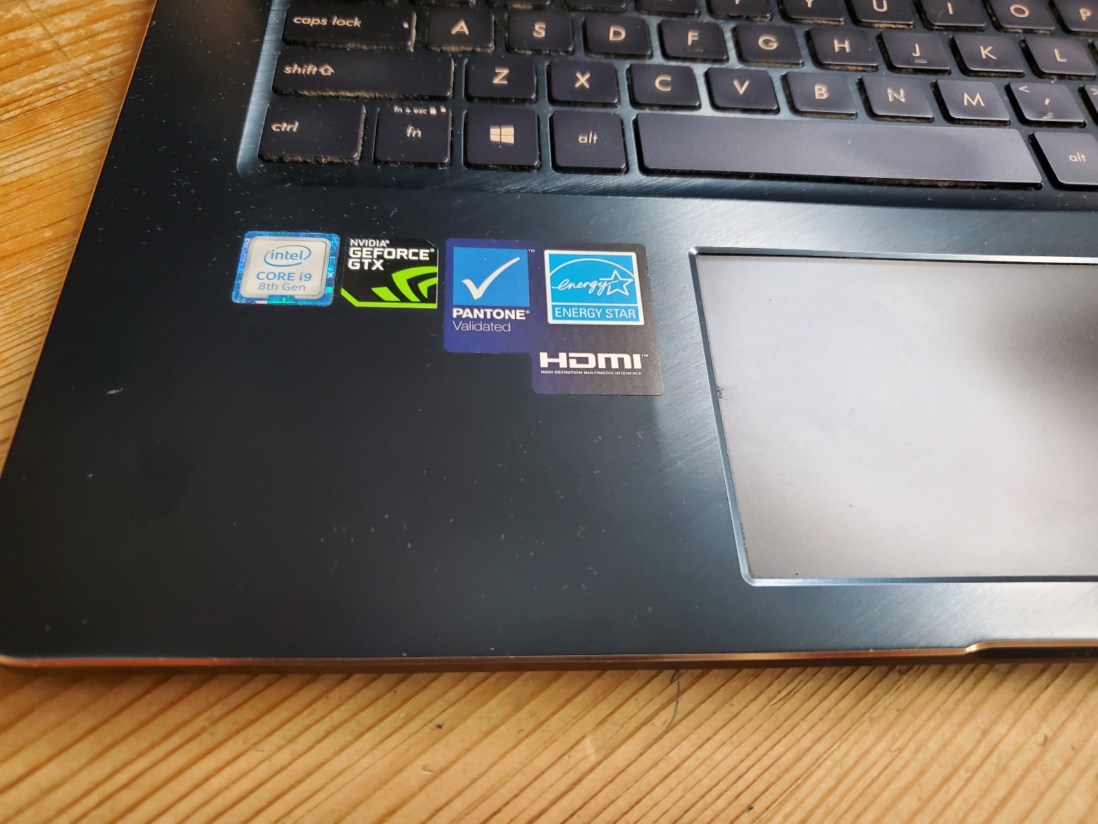 Asus ZenBook Pro 15 UX580GE XB74T UHD 4K Touch i9-8950 16GB 2TB SSD GTX 1050 Ti