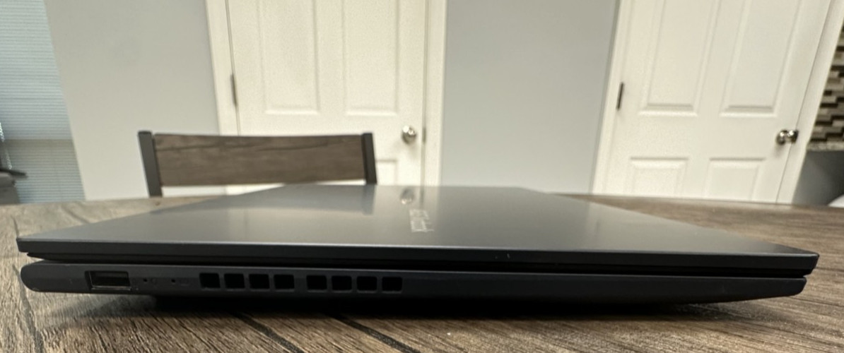 Asus VivoBook F1502ZA i3-1220P 1.50Ghz 12GB RAM 256GB NVMe Laptop Win 11