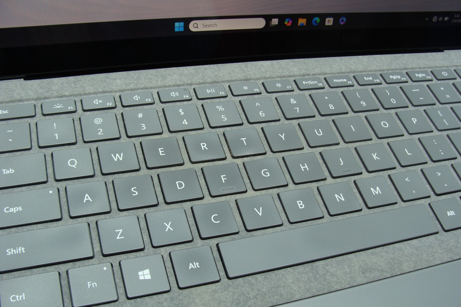 Microsoft Surface Laptop 4 1958 13.5″ TOUCH AMD Ryzen 5 4680U 2.2Ghz 8Gb 256GB