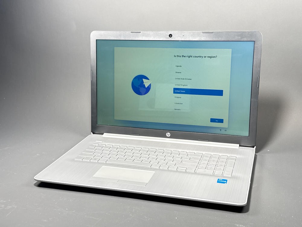 HP 17 by4025nr 17.3in Laptop 4GB 256GB SSD Intel UHD Windows 11 Silver