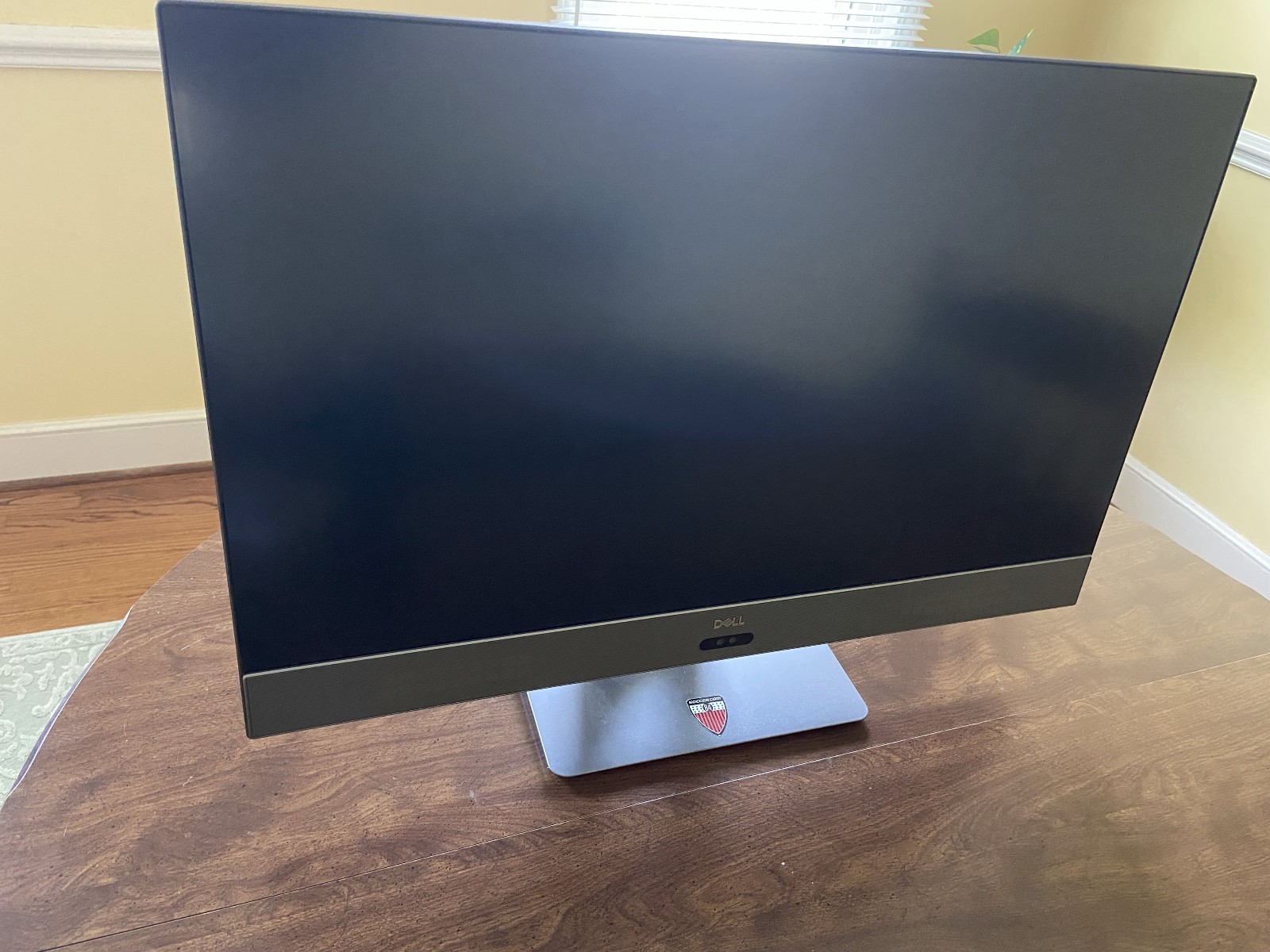 Dell Inspiron 27 7775 All-In-One Desktop, Ryzen 7 1700, Radeon RX 580, 16GB RAM