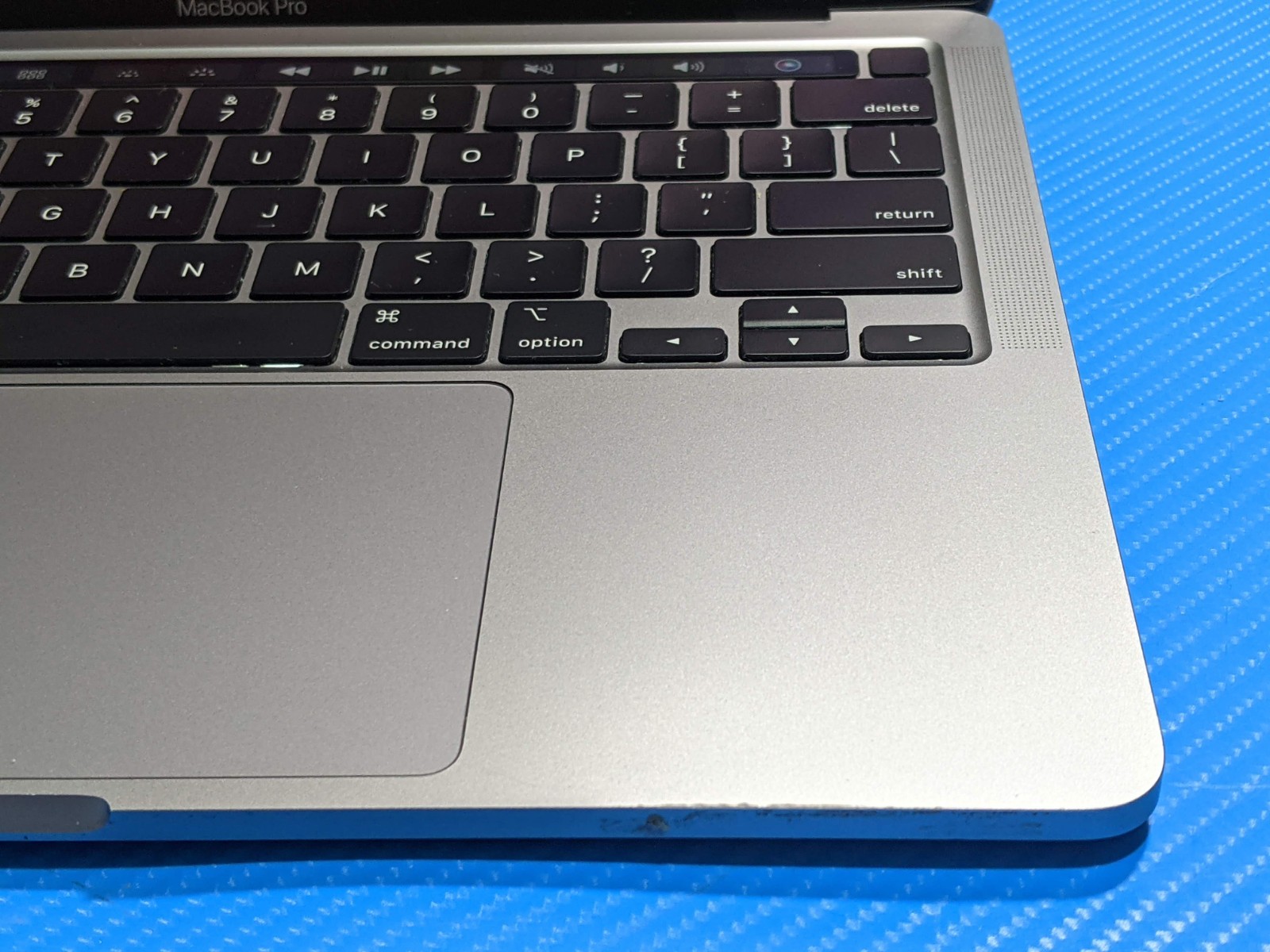 Apple MacBook Pro A2338 (2020) 13.3″ M1 8CPU/8GPU 3.2GHz 8GB 256GB SSD MYDA2LL/A