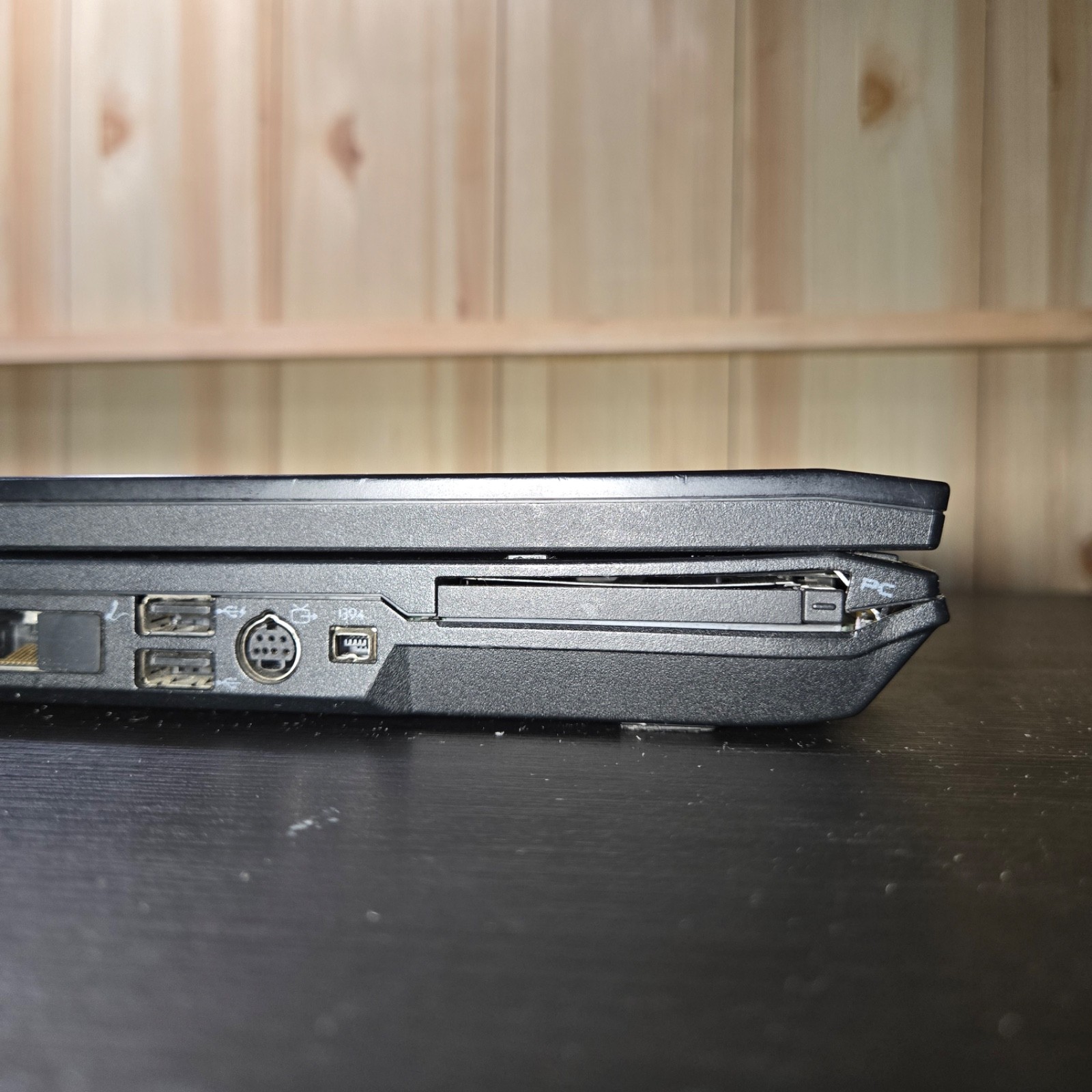 Dell Latitude E5400 14″ Laptop Core 2 Duo P8600 2.27GHz 4GB 500GB HDD Win 10