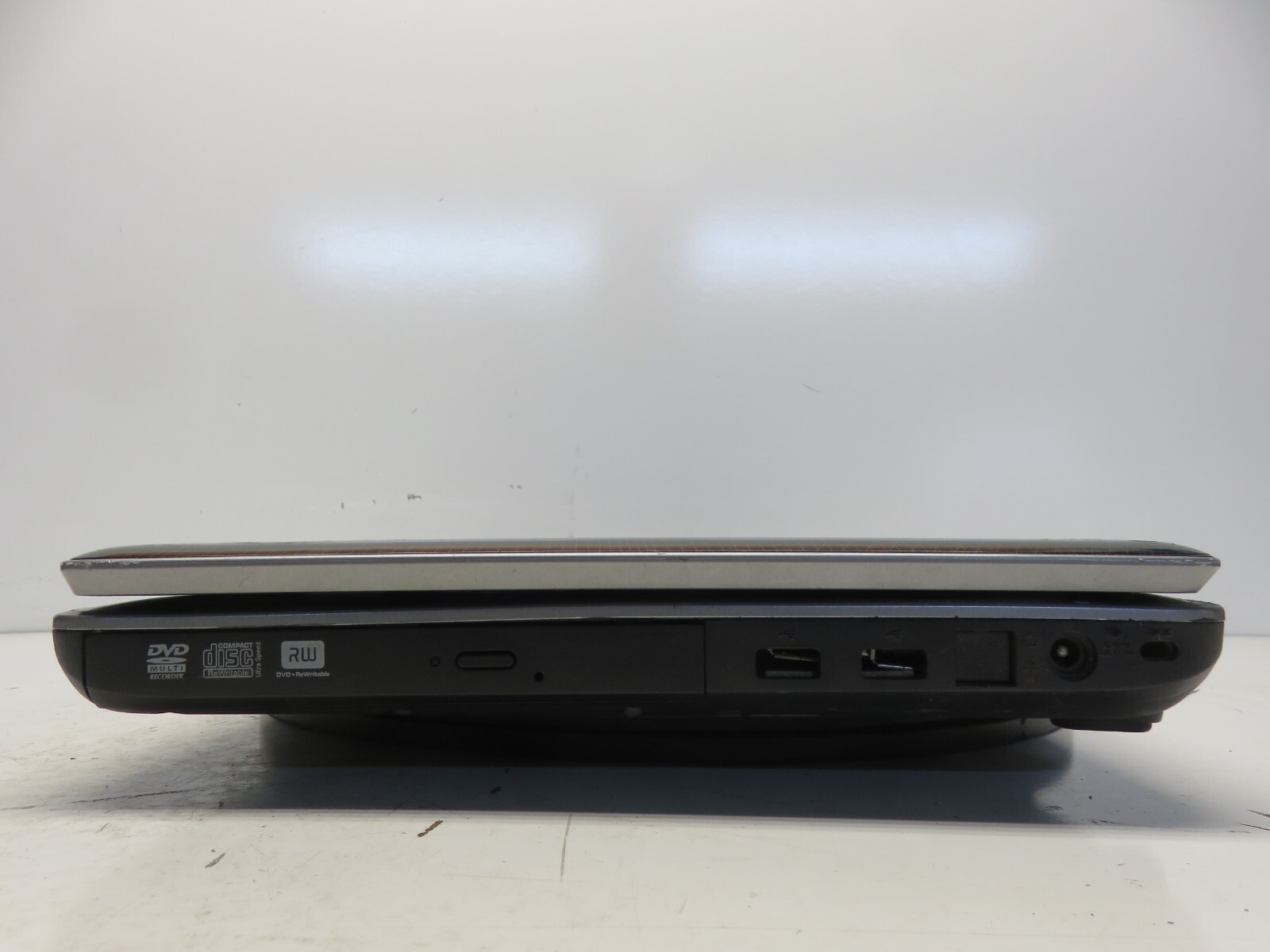 Toshiba Satellite A505-S6890 Intel Core 2 Duo T6600 2.2GHz 4 GB NO HDD No Batt