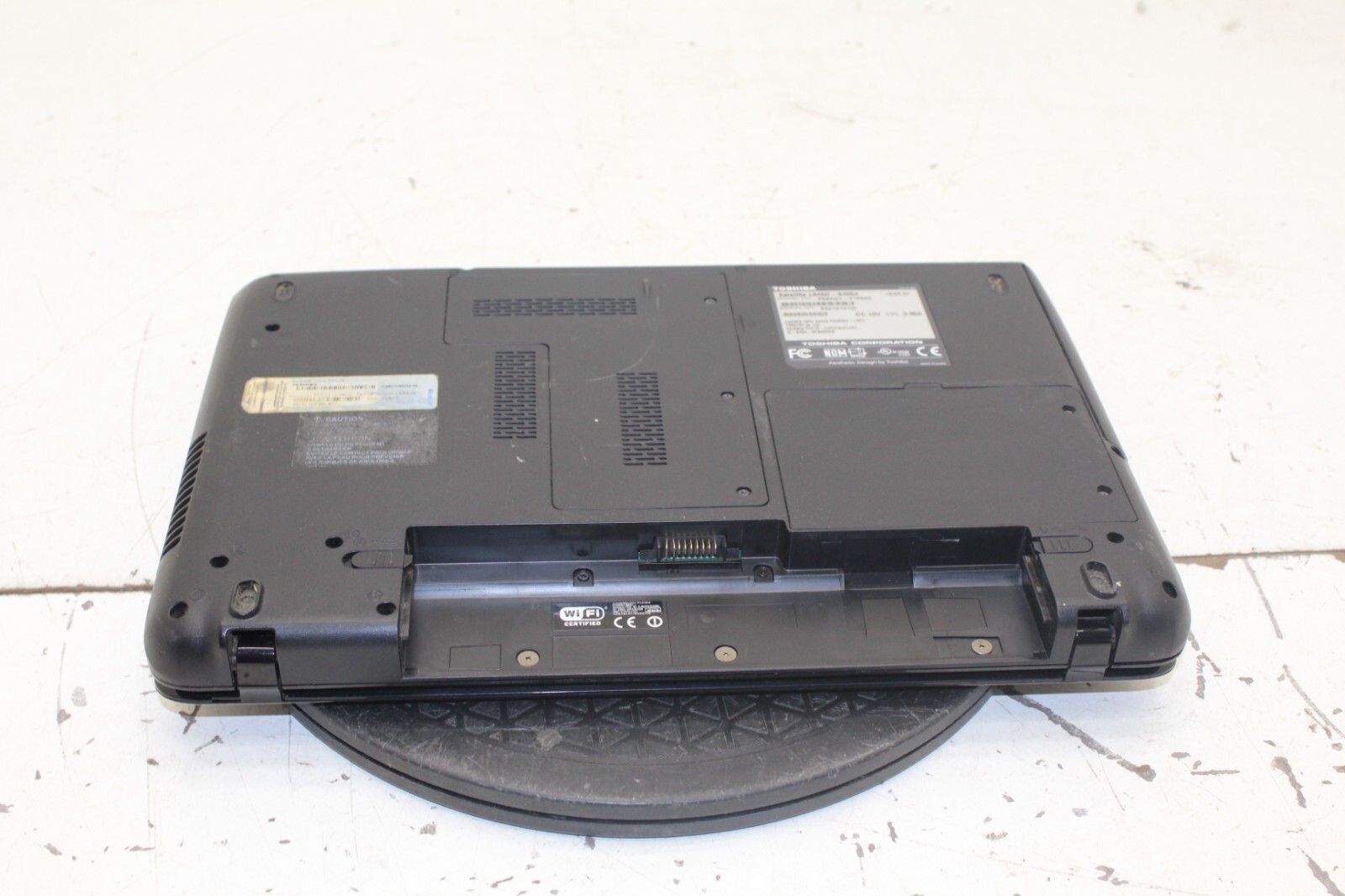 Toshiba Satellite L645D-S4053 Laptop AMD Phenom 2 N850 4GB Ram No HDD or Battery
