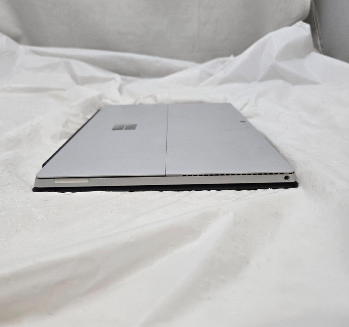Microsoft Surface Pro 4 : I7-6650U 2.2GHz : 16GB : 256GB SSD : No OS : Tested