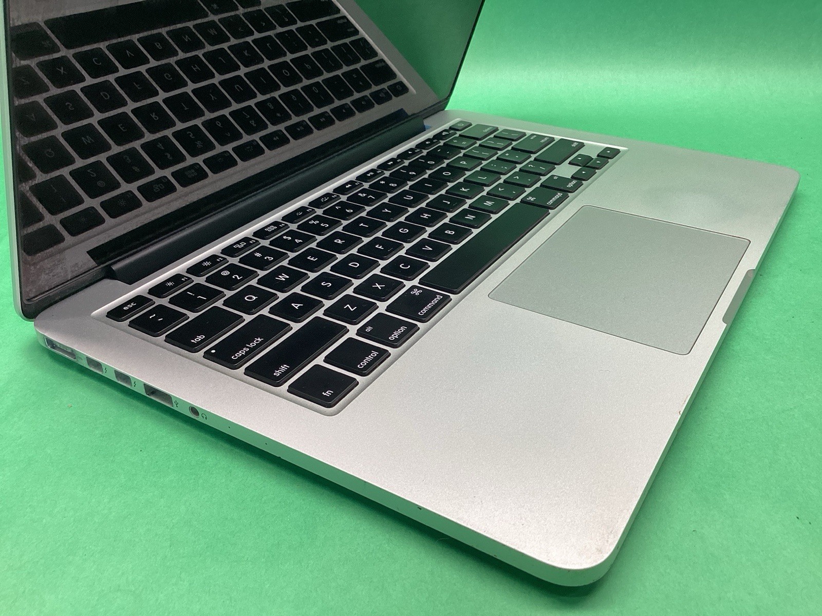 Apple Early 2015 MacBook Pro A1502 – 13” Laptop – POWERS ON – UNTESTED