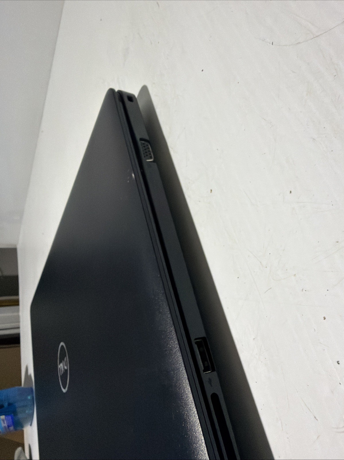 Dell Latitude 3590 15″ Laptop i7-8550U 4gb Ram No Drives Boots Bios
