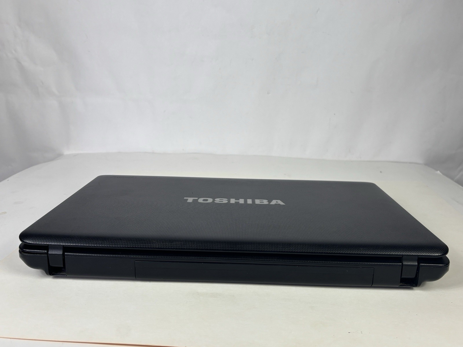 Toshiba Satellite C655 i3 M380 2.53GHz 4GB RAM 298GB HDD WIN 10 PRO *READ*