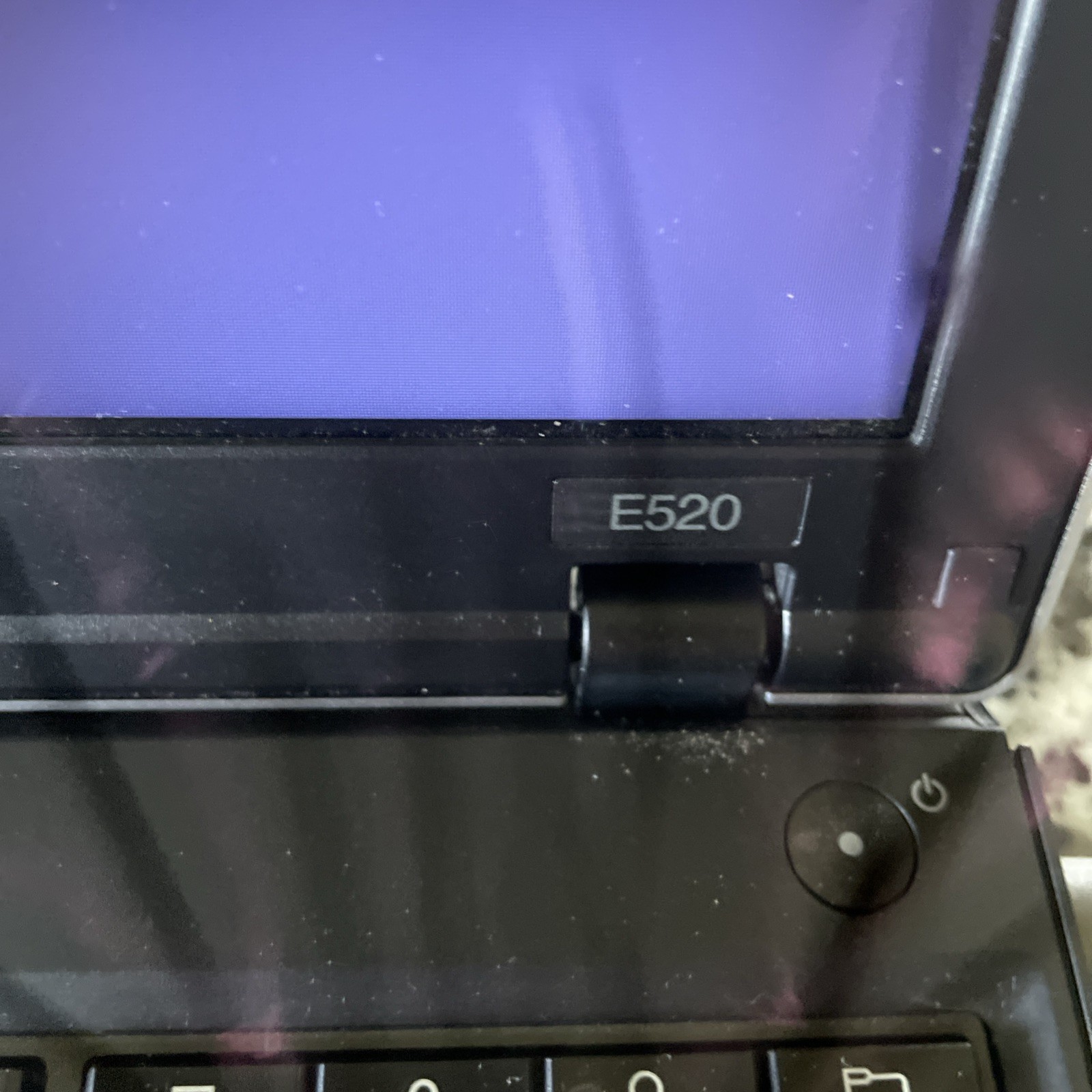 Lenovo ThinkPad Edge E520 Intel i3-2310M 2.1GHz NO HDD No Power Cord