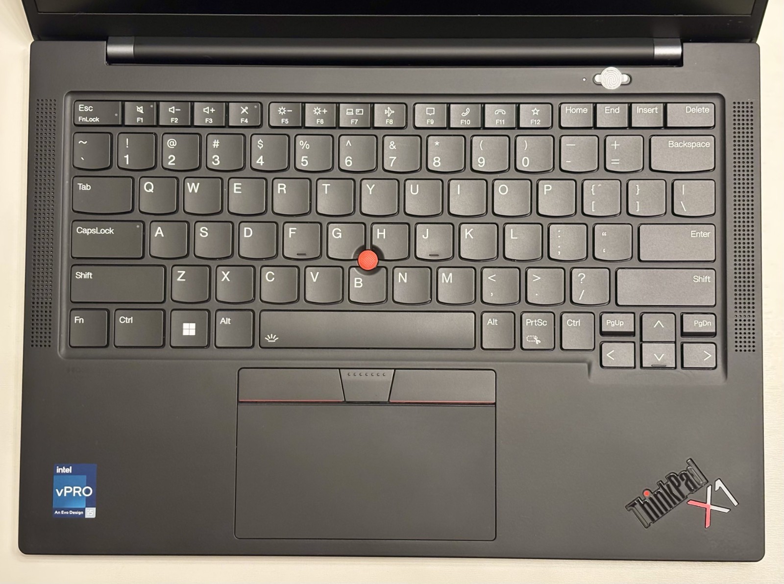 lenovo thinkpad x1 carbon gen 10 intel i5-1250p iris xe graphics 16gb 512gb nvme