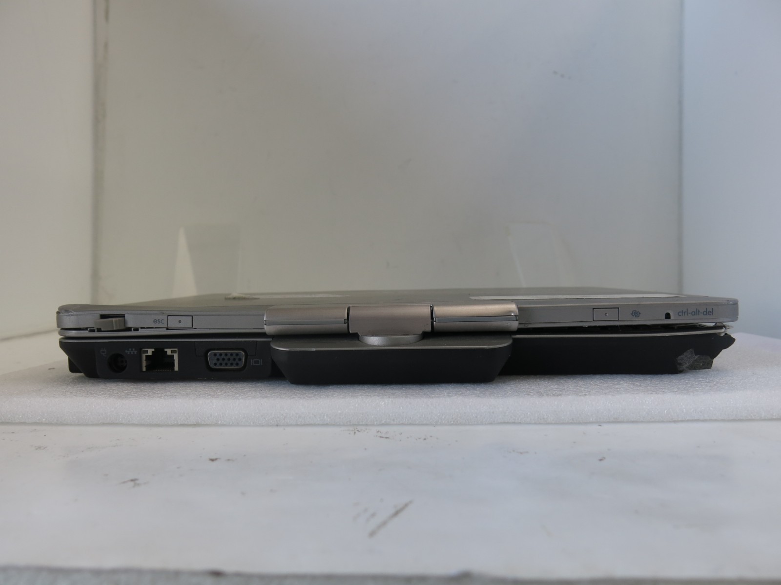HP EliteBook 2740p Laptop | Core i5 M560 2.67GHz 2GB Ram 160GB HDD | Powers On