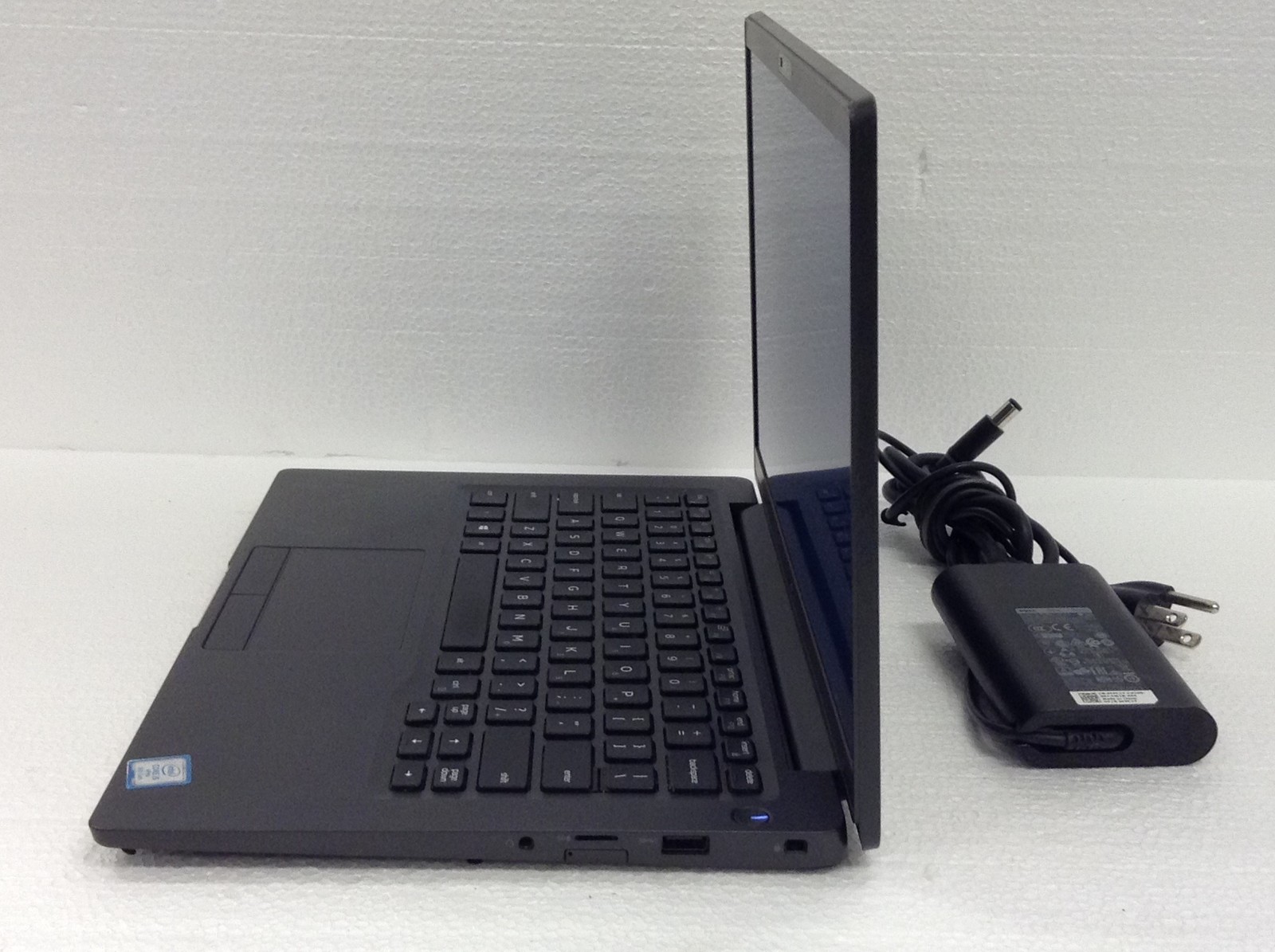 Dell Latitude 7400 14″ FHD Laptop i5-8365U 1.60GHz WiFi AC Adapter, No HD, Ram