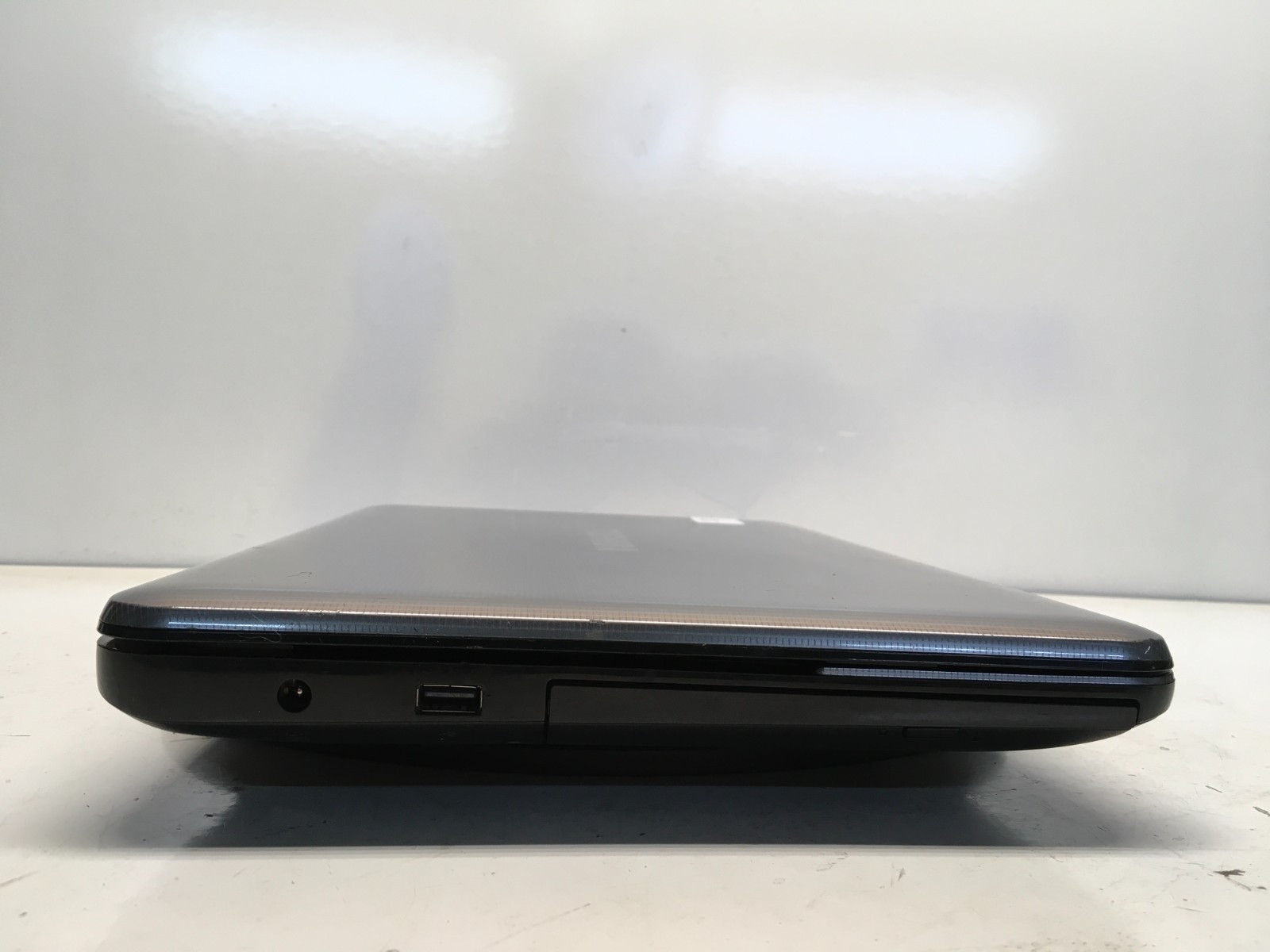 Toshiba Satellite L855-S5240 Intel i5-2450M 2.5GHz 6 GB NO HDD/Battery