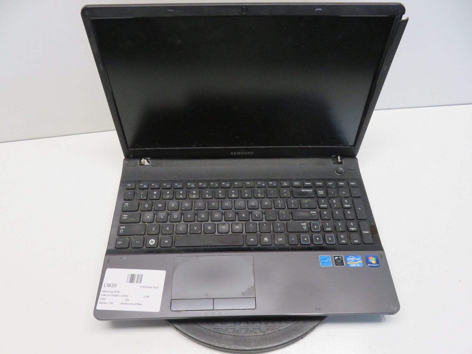 Samsung NP300E5A Intel i3-2330M 2.2GHz 4 GB NO HDD No Batt READ