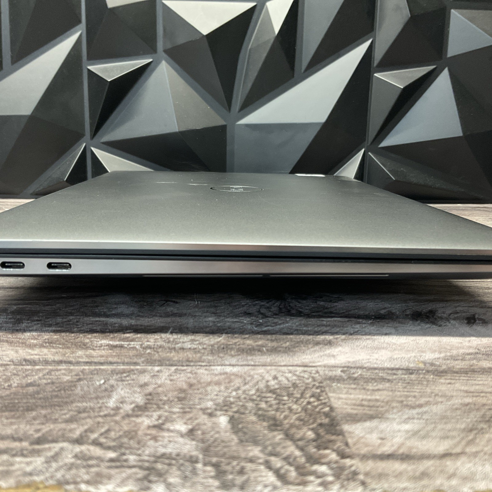 Dell Precision 5550 / i7 10th Gen / Quadro T2000 4GB / 256GB SSD / 60F