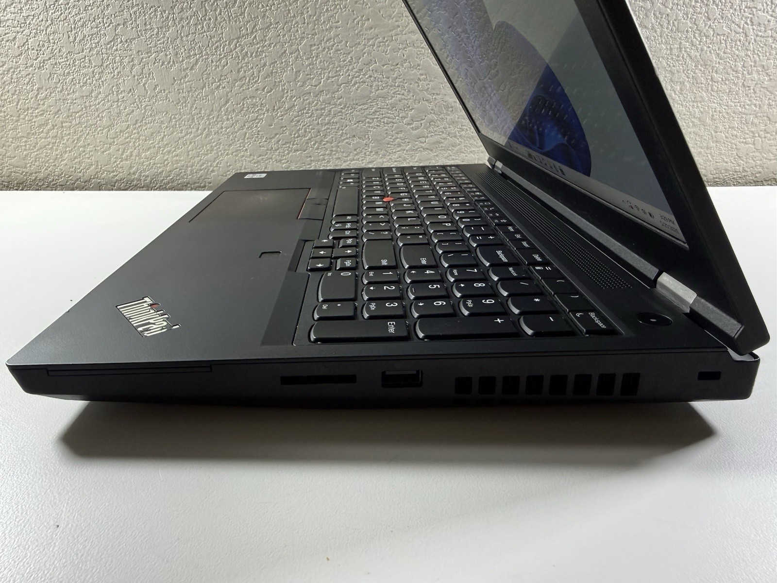 LENOVO THINKPAD P15 GEN 1 | CORE I7-10850H 512GB 16GB RAM WIN 11 NVIDIA T1000