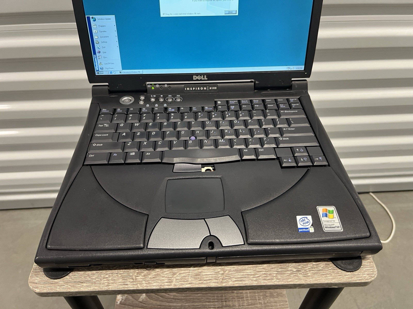 Dell Inspiron 8100 PP01X Pentium III Windows 98 Laptop DVD Floppy RS232 Nvidia
