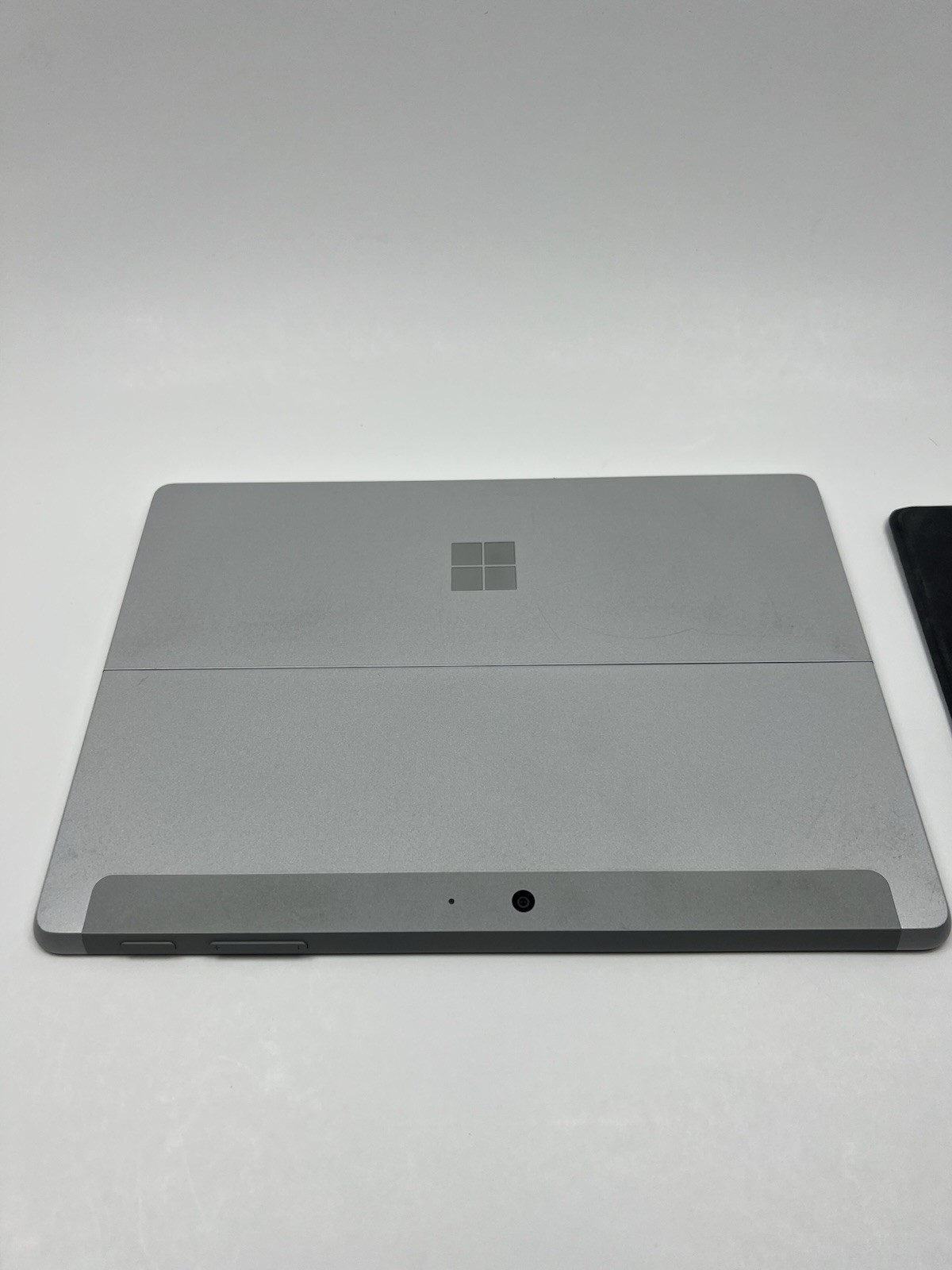 Microsoft Surface Go 1824 128GB, 8GB RAM, Intel Keyboard Stylus Windows 10 pro
