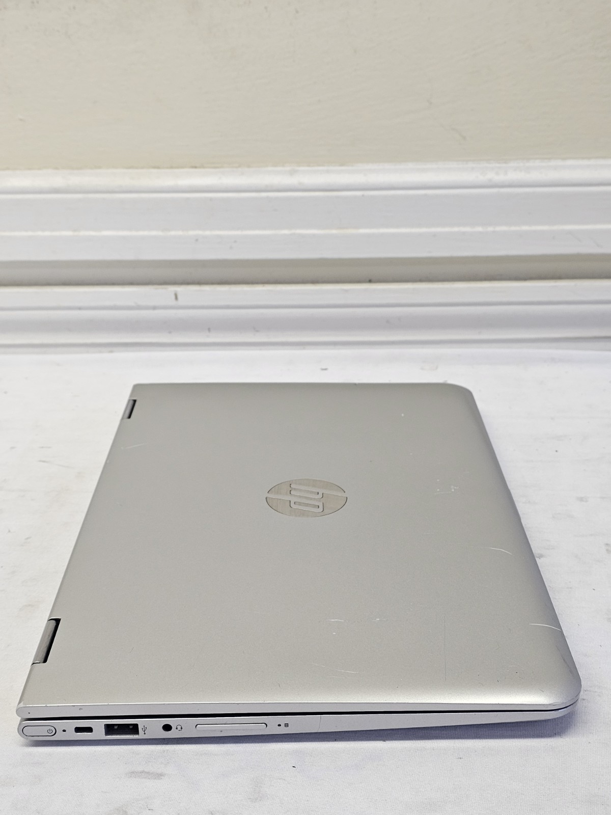 HP Pavilion x360 m3 Laptop – i3 6100u – 6GB RAM – 500GB HDD – BAD SCREEN WIN 10