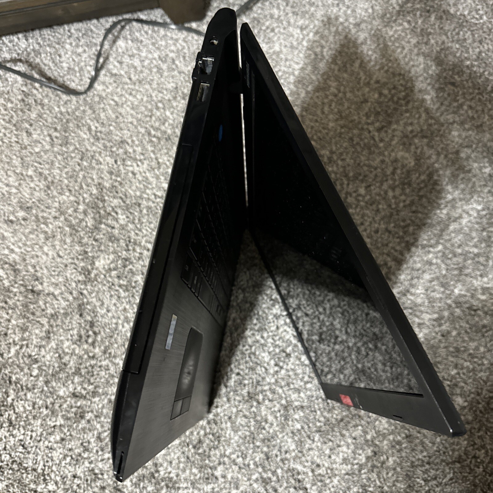 Toshiba Satellite c75-c7130 Laptop i3 5005u 2ghz 17.3 No Ram/HD/Charger For Part