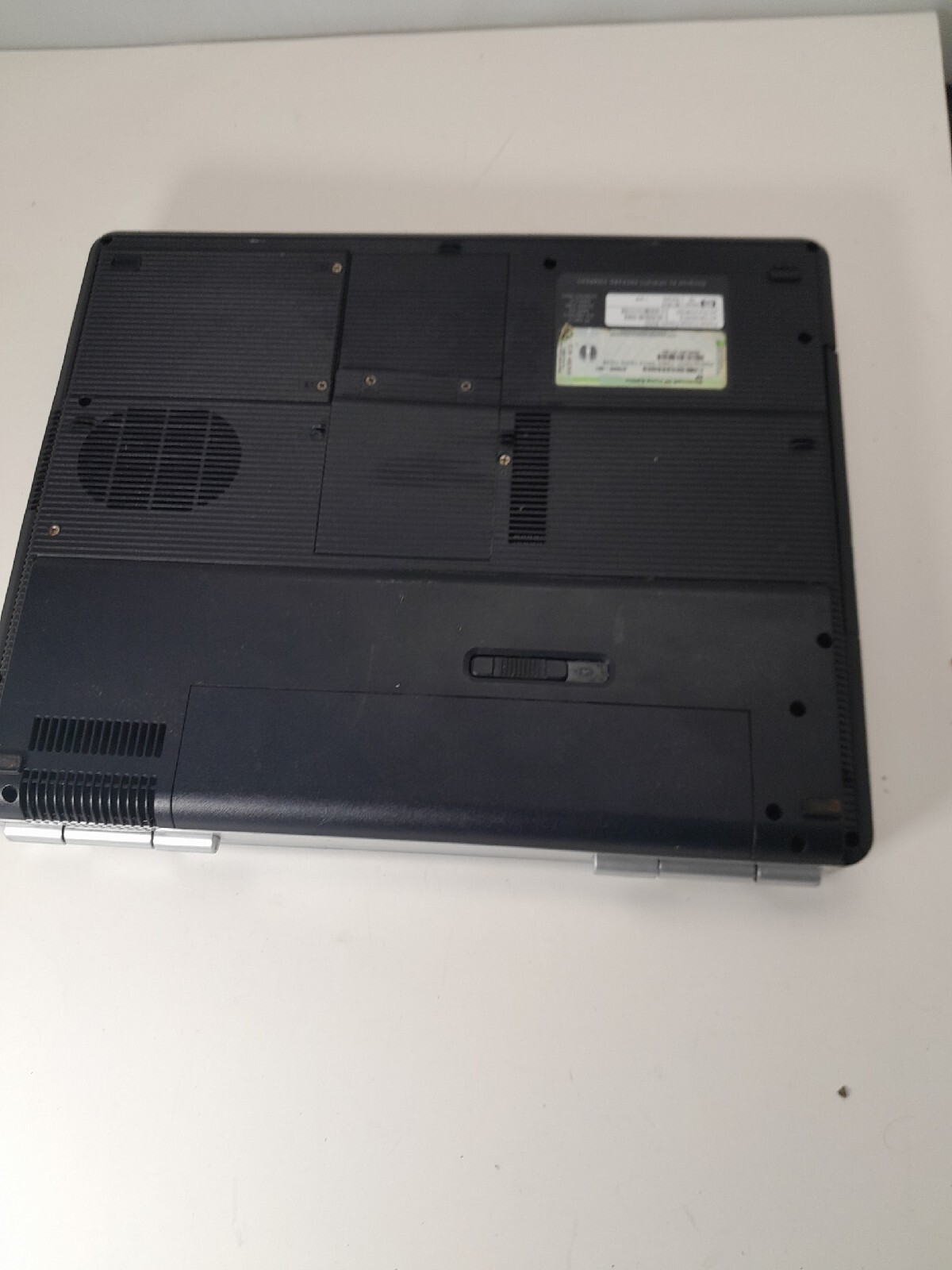 Compaq Presario M2000 Laptop 256mb Ram No HDD Untested AS IS PARTS OR REPAIR