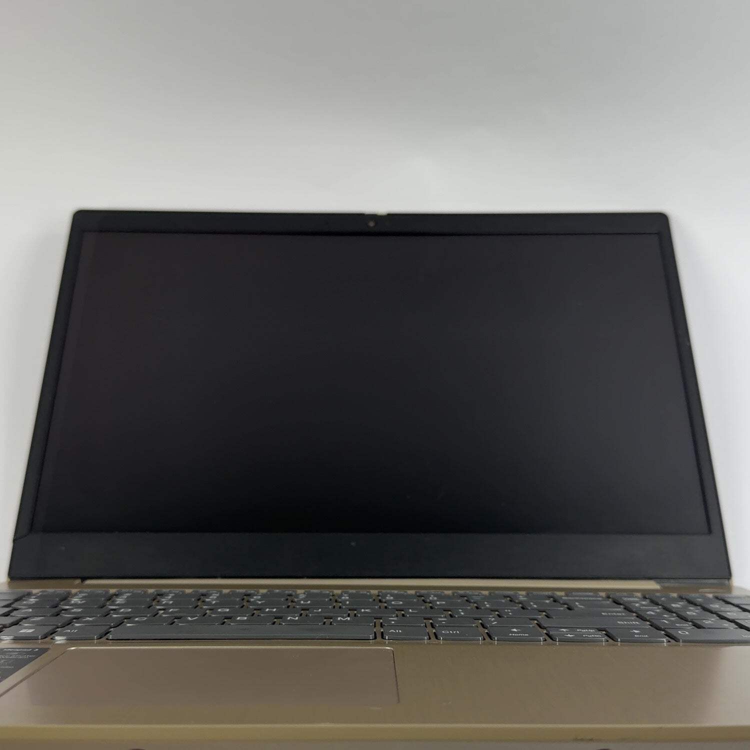 Broken Lenovo IdeaPad 3 15ITL05 15.6″ i3-1115G4 3.0GHz 8GB RAM 256GB SSD Missing