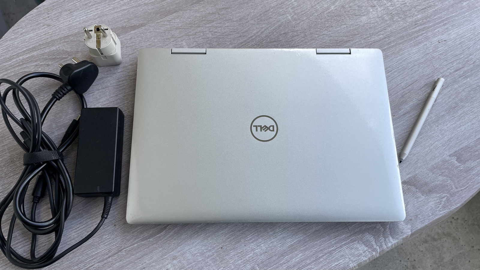 Dell Inspiron 5482 14-inch FHD 2in1 Laptop (8th Gen Core i5/8GB/512GB SSD)