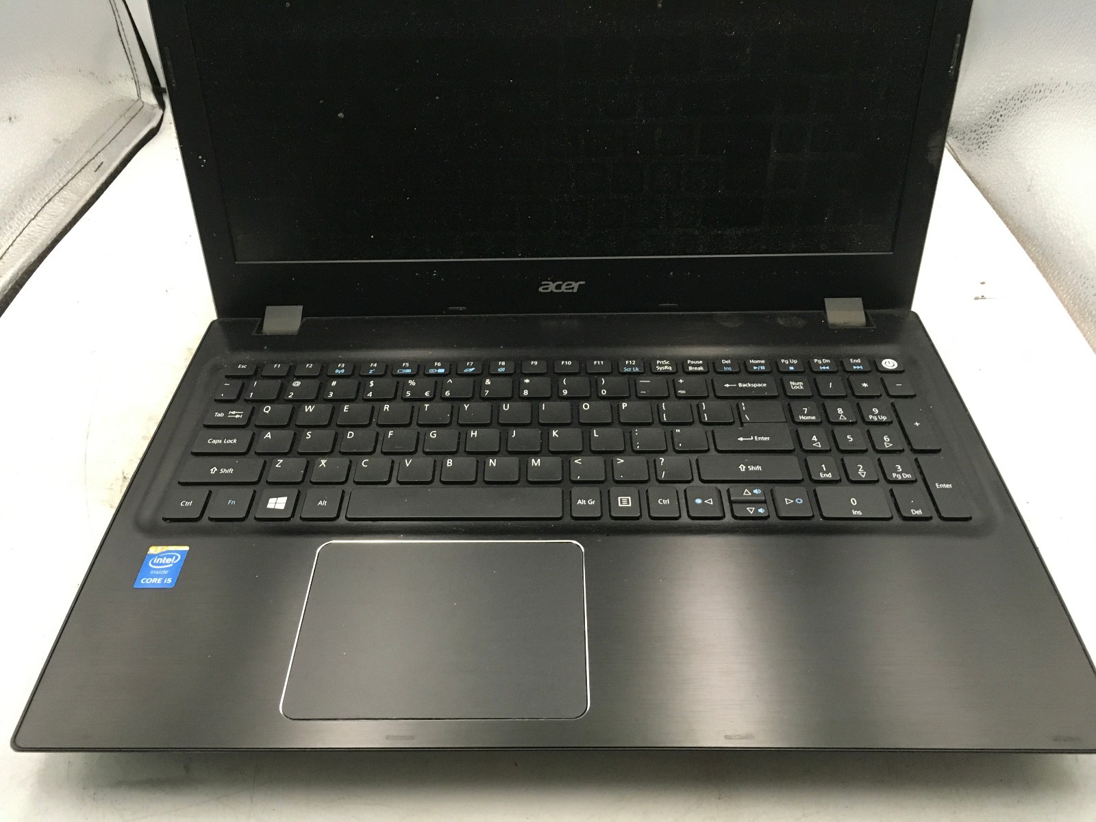 ACER ASPIRE E5 575 -FOR PARTS- INTEL CORE I5 7200U – NO RAM – NO POWER -READ- BB