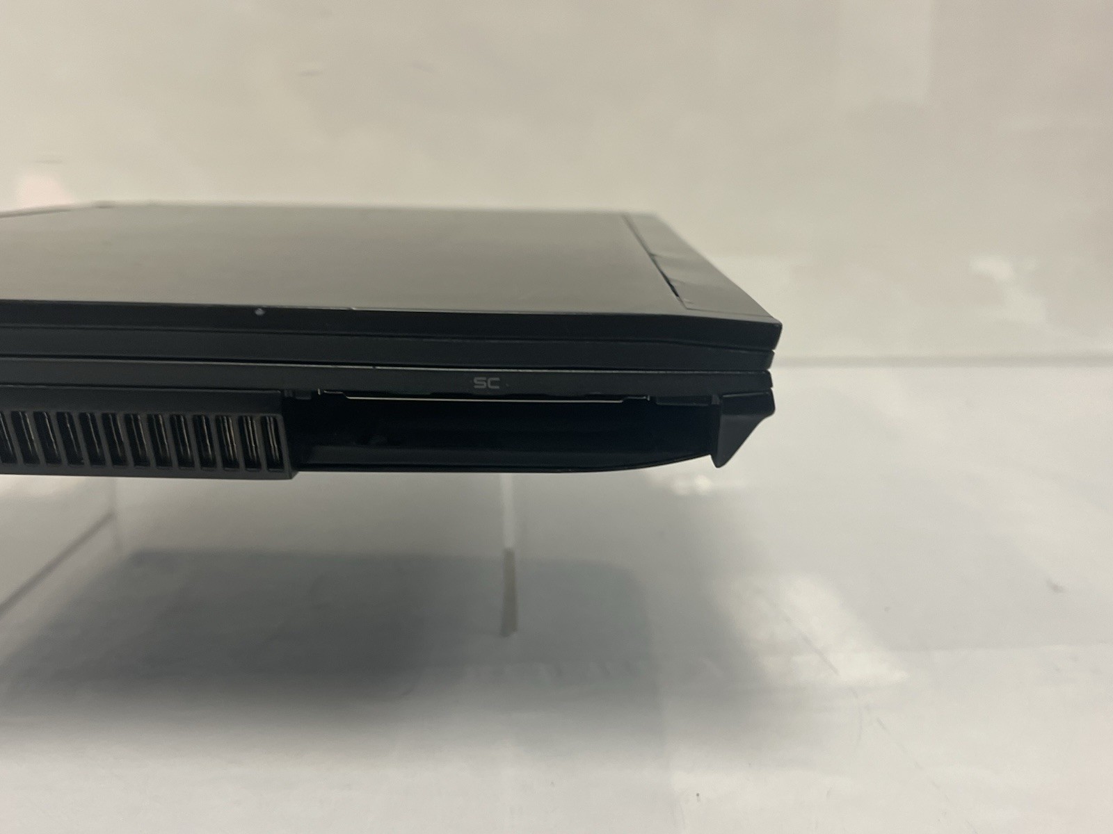 Dell Latitude E6400 14.1″ Intel C2D P8700 2.53GHz NO Ram NO HDD FOR PARTS