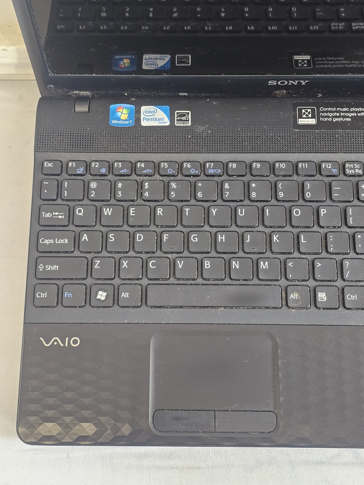 Sony Vaio PCG-71912L Laptop – Intel Pentium B940 – 4GB RAM – 500GB HDD – READ