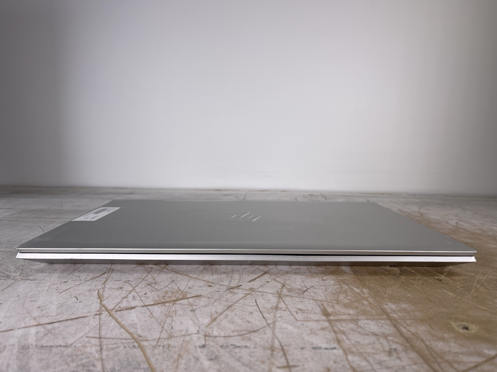 HP ENVY 17T-CE100 i7-10510U @ 1.80 GHz, 16GB RAM, NO HDD/OS – (FOR PARTS)