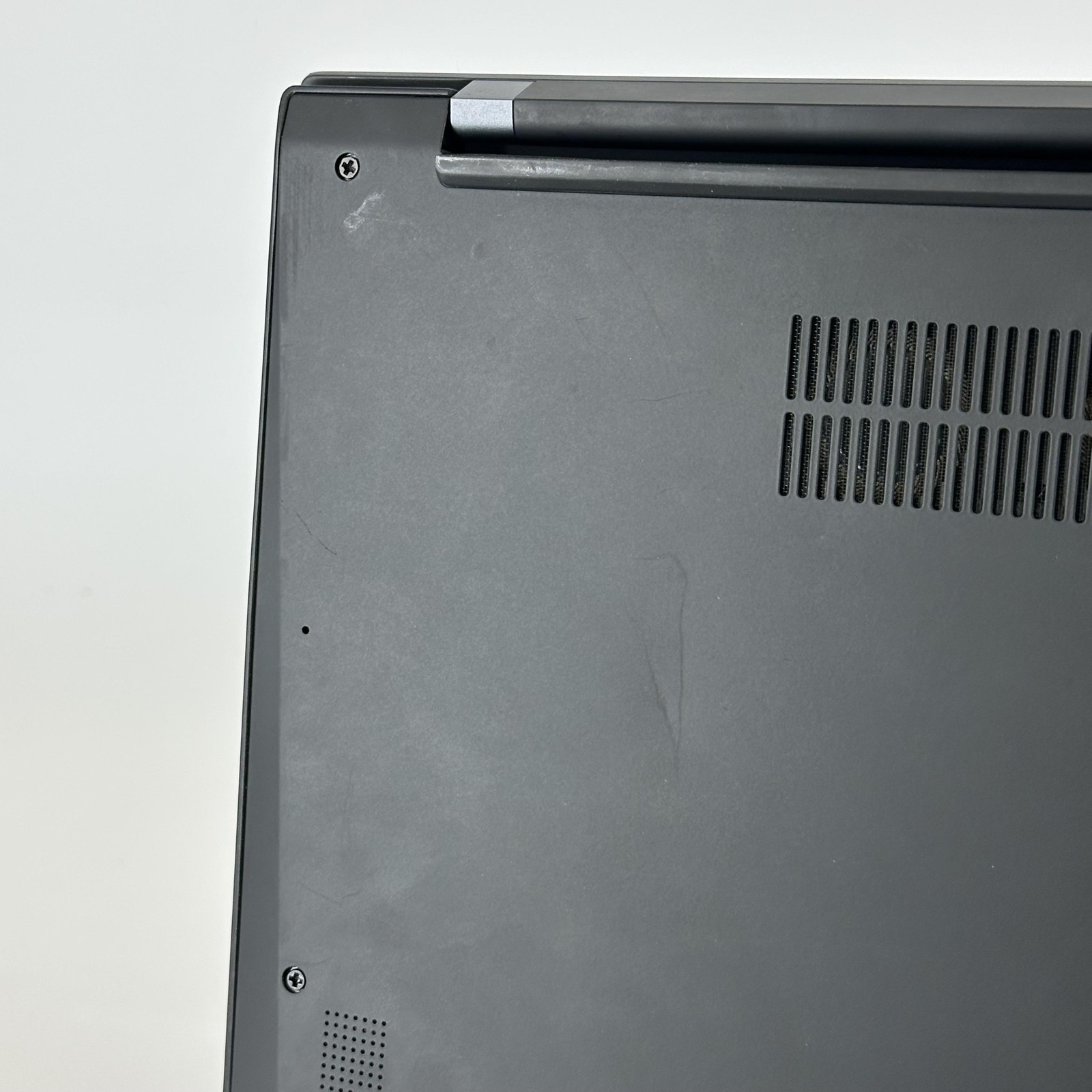 Lenovo ThinkPad X1 Carbon Gen 10 14 FHD+ 1.7 GHz i5-1240P 8GB 256GB SSD Good
