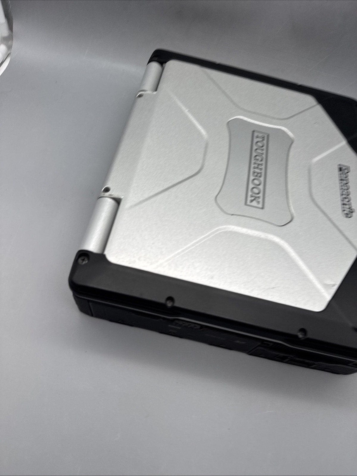 Panasonic Toughbook CF-31 Touchscreen i5-7300U 16GB DDR4 DVDRW No HD/OS/AC