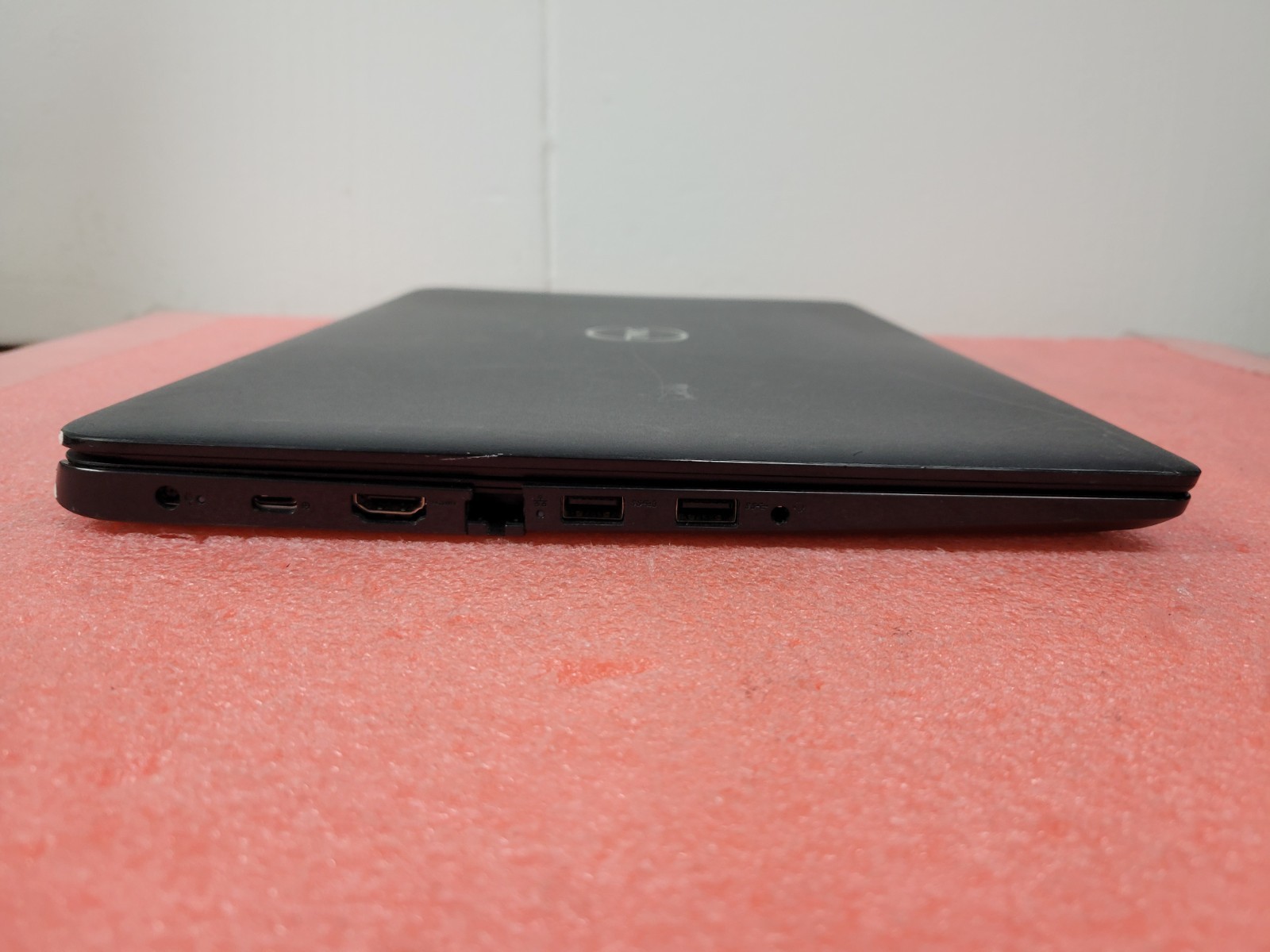 Dell Latitude 3500 14″ i5-8265U 8GB RAM Win 10 Pro *AS IS/No HDD/Read* | LP431