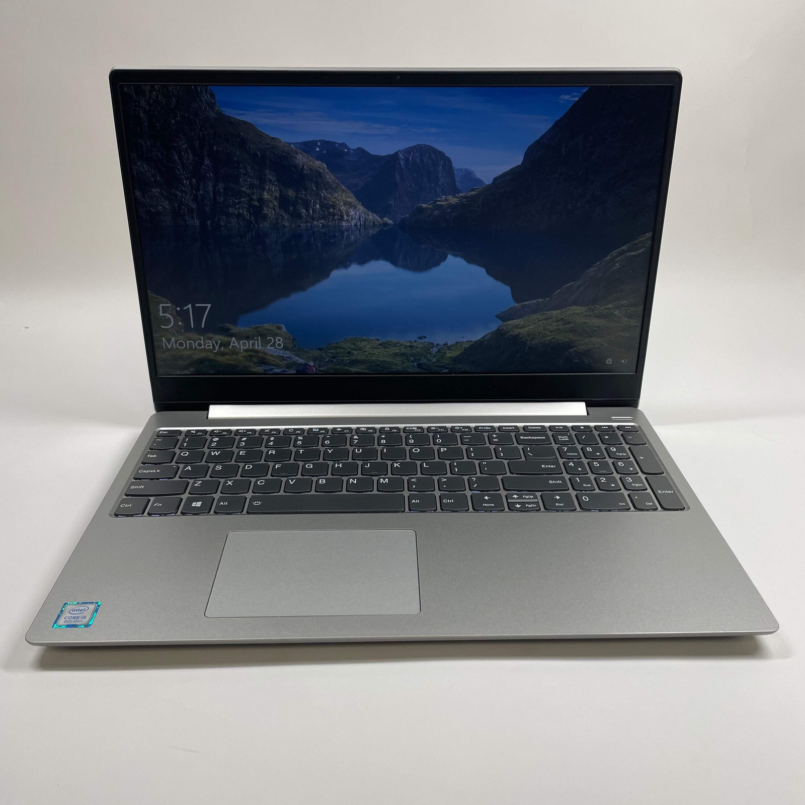 Broken Lenovo Ideapad 1 81F5 i5 8GB RAM 256GB UHD 620 LCD White Spot