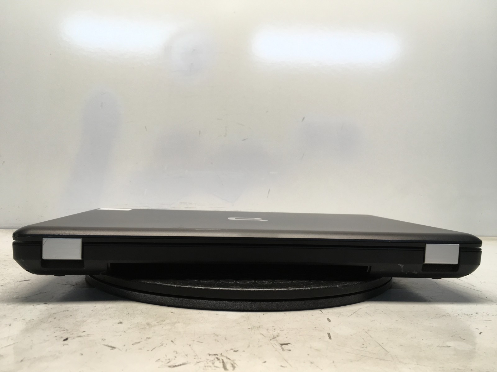 Compaq Presario CQ56-219WM Intel Celeron 900 2.2GHz 2 GB NO HDD No Batt