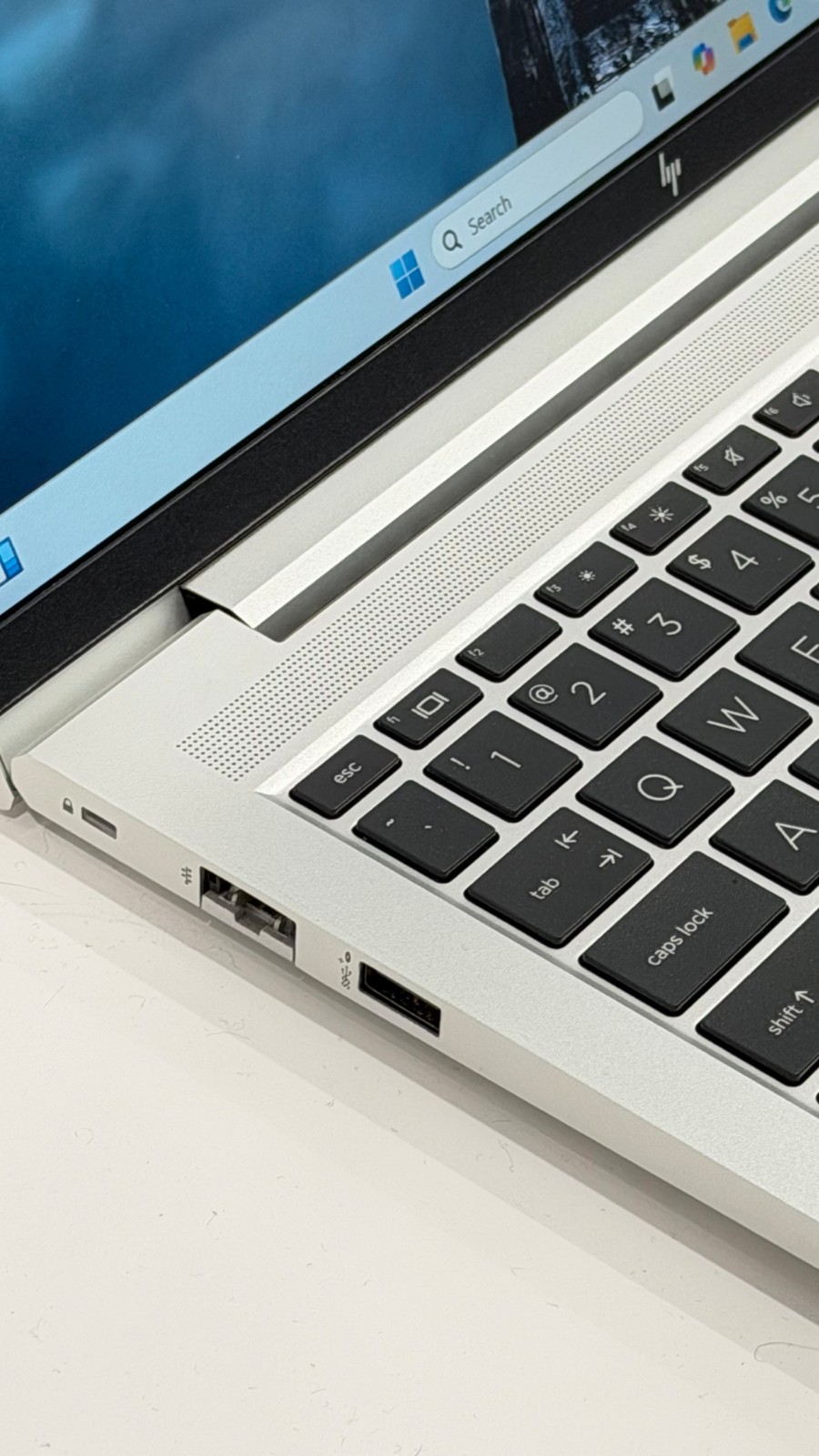 HP EliteBook 640 G10/Intel Core i5-1345U/32GB RAM/512GB SSD/14″ FHD/Win 11 Pro