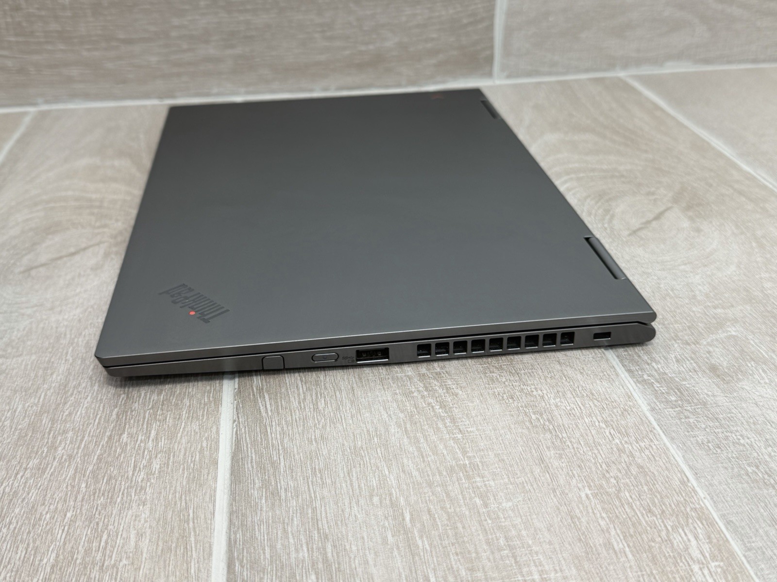 Lenovo ThinkPad X1 4th Gen 14″ Touch Laptop Core i7-10510U 16GB RAM 256GB SSD
