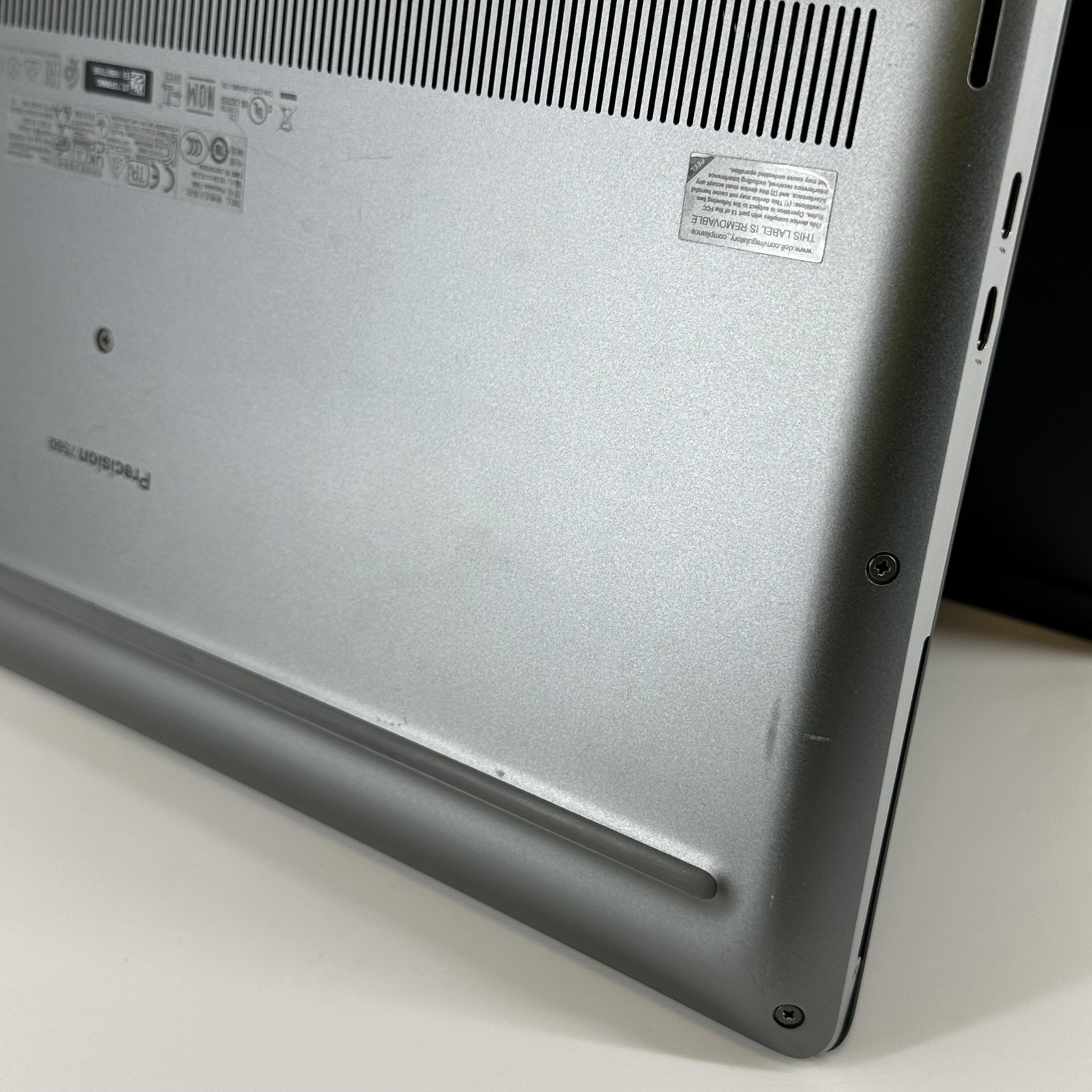Dell Precision 7560 15.6 FHD i9-11950H 2.60GHz 32GB 1TB SSD RTX A2000 Good